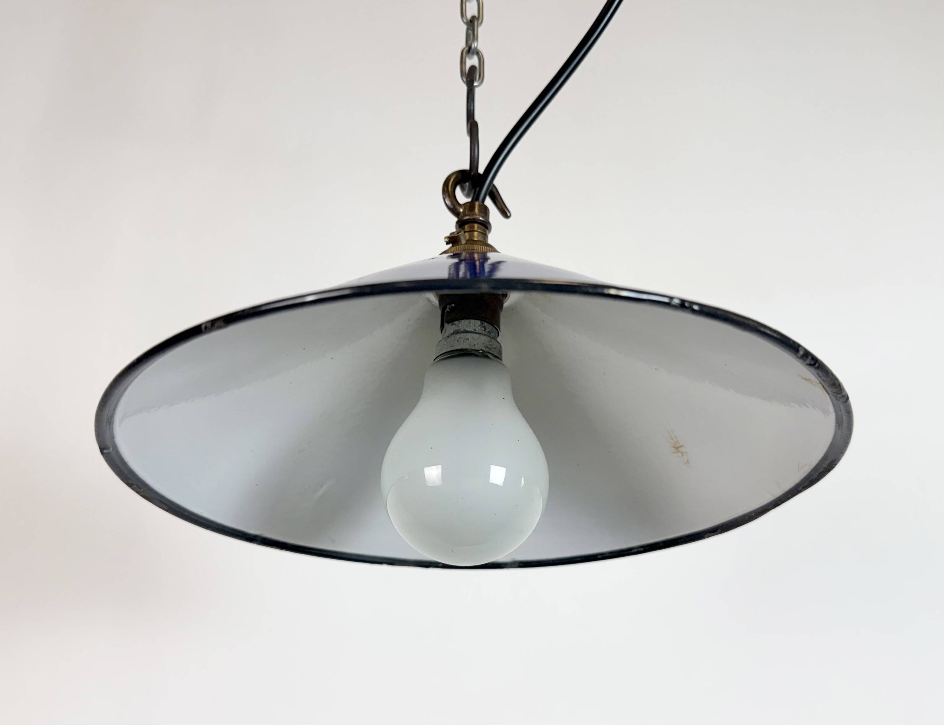 Suspension industrielle en émail bleu cobalt, années 1950
