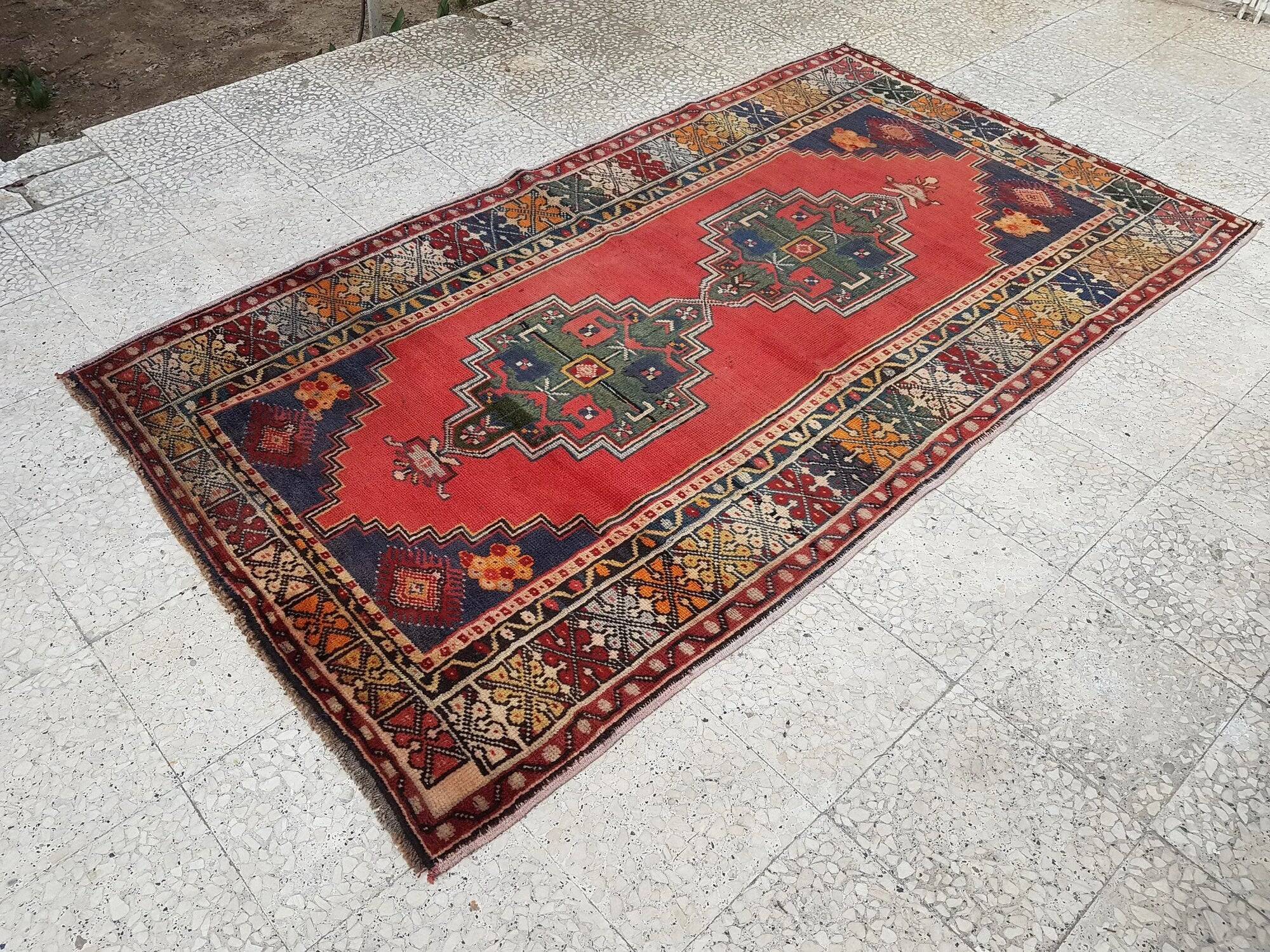 Vintage handmade Turkish rug 130x228 cm