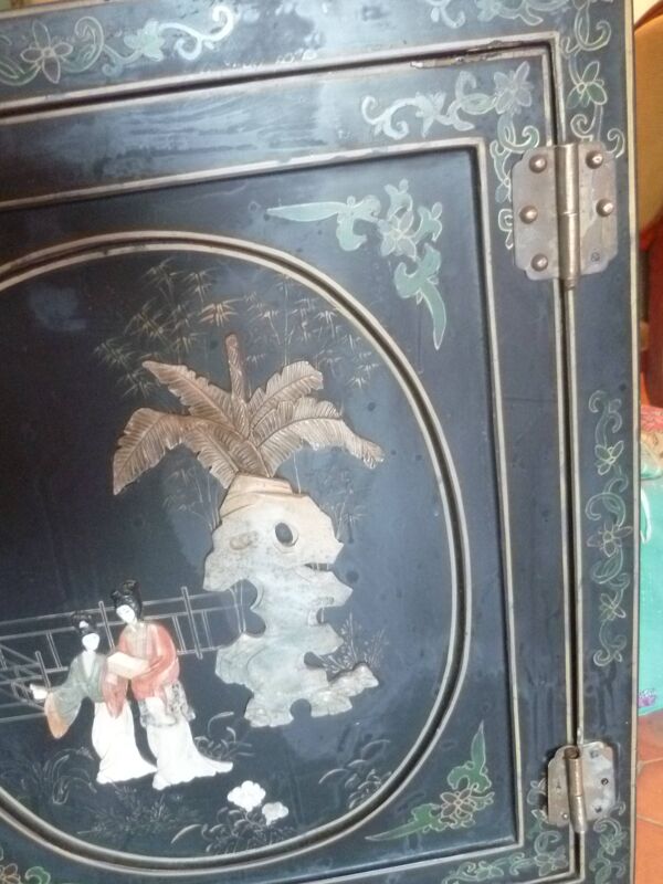 Petit meuble chinois laque noir avec incrustations nacre /1porte /1 tiroir