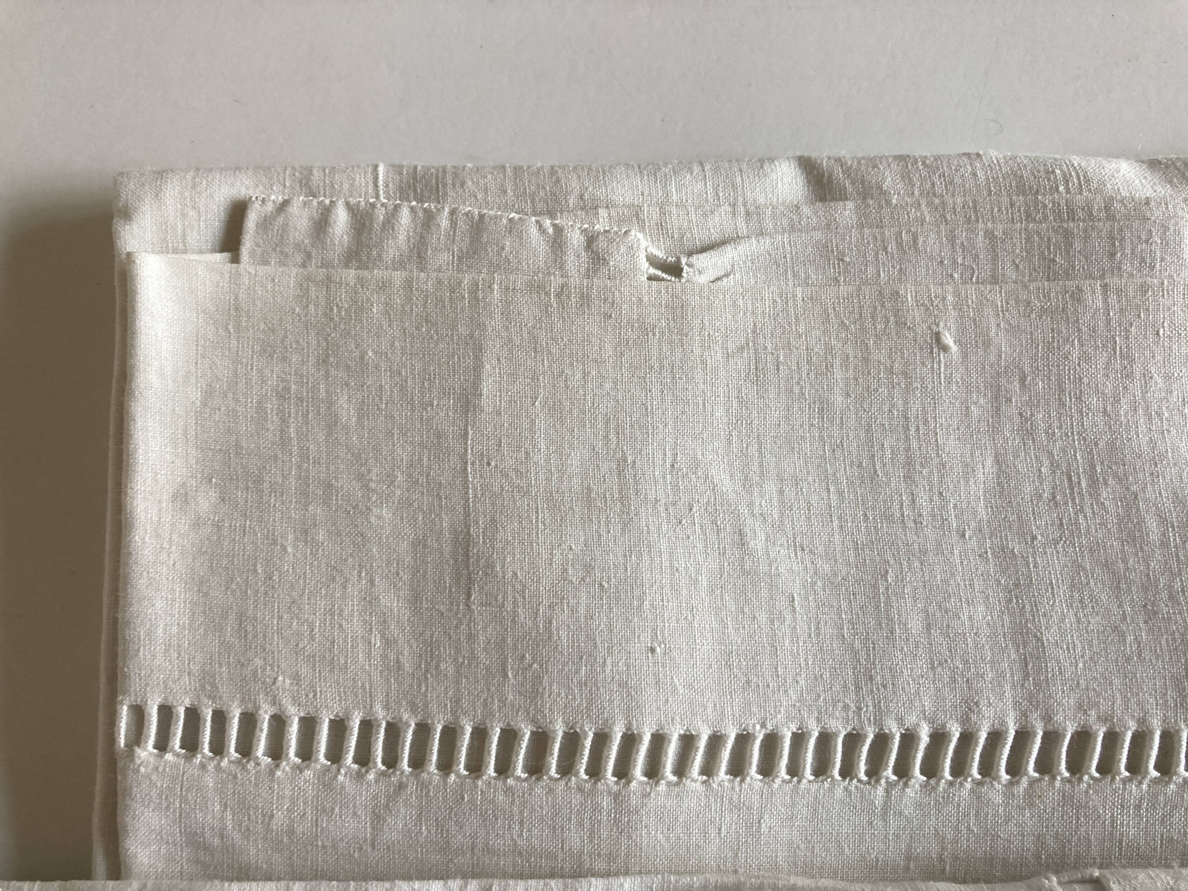 Pair of shortsowing pillowcase in linen wire without monogram