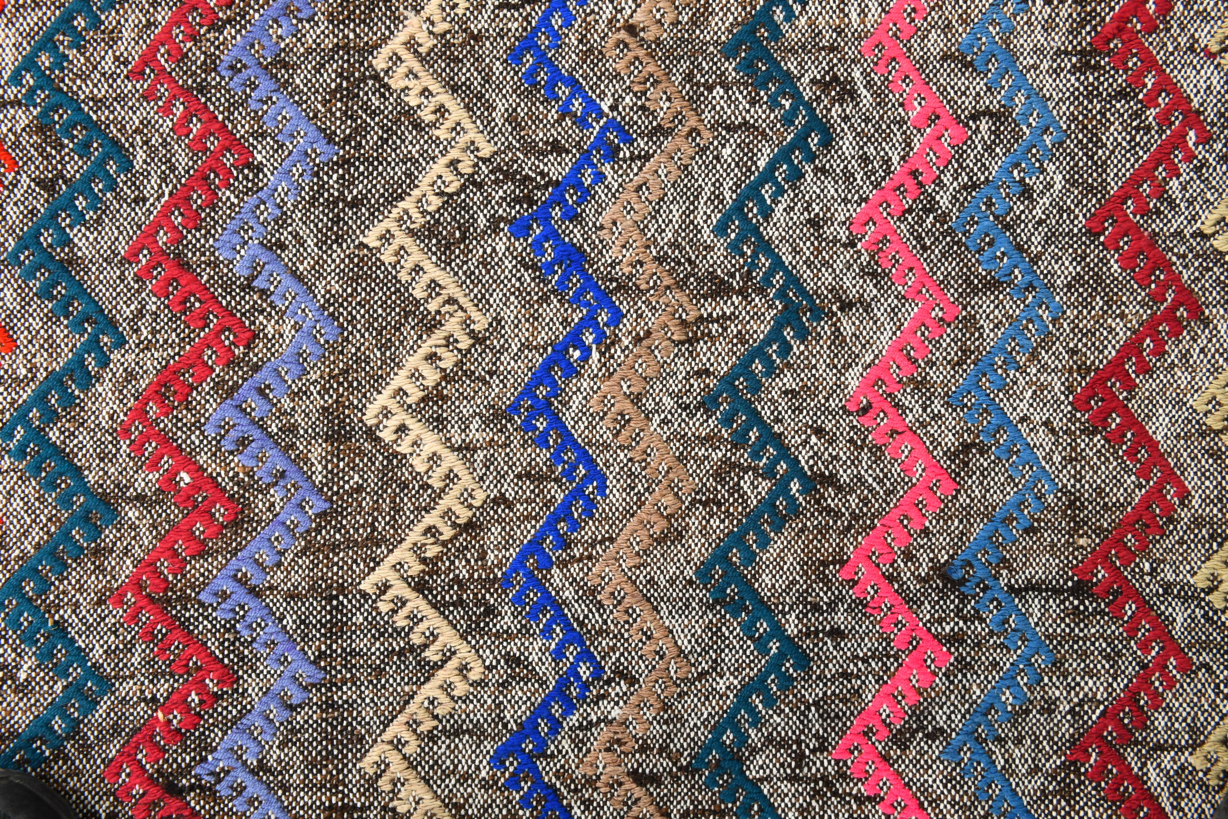 Tapis kilim vintage multicolore à motifs zigzag géométriques, 184x274 cm