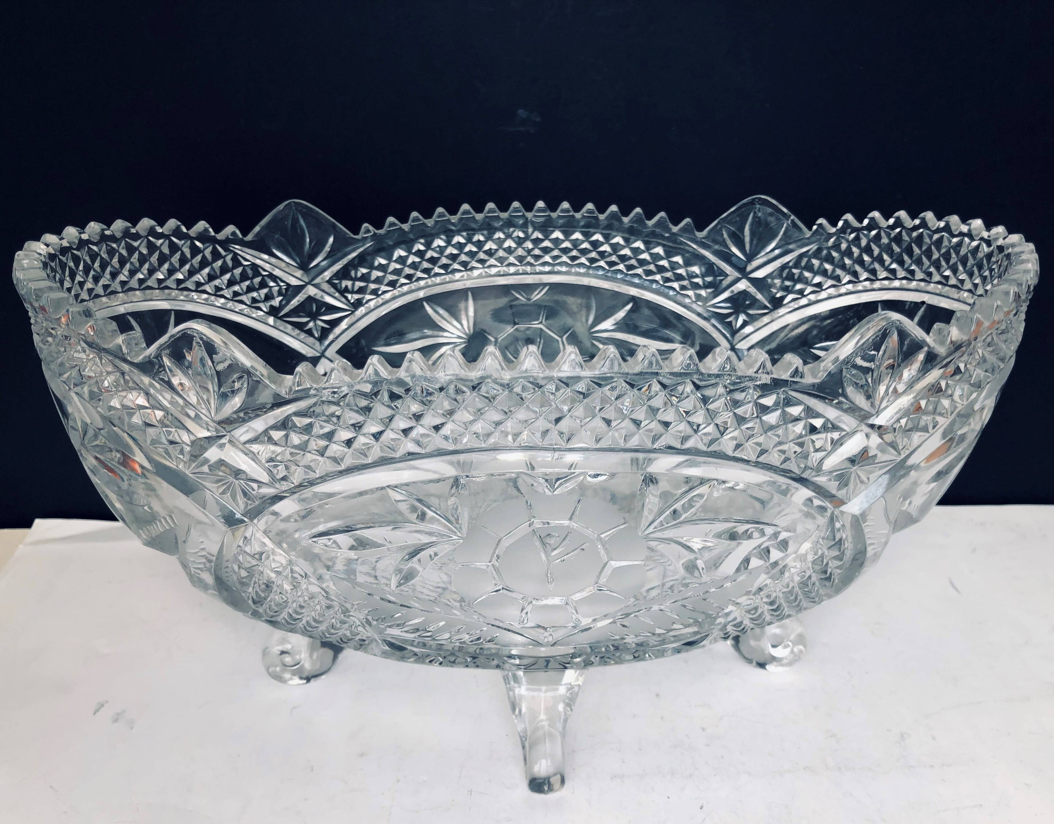 Large cut in cut crystal