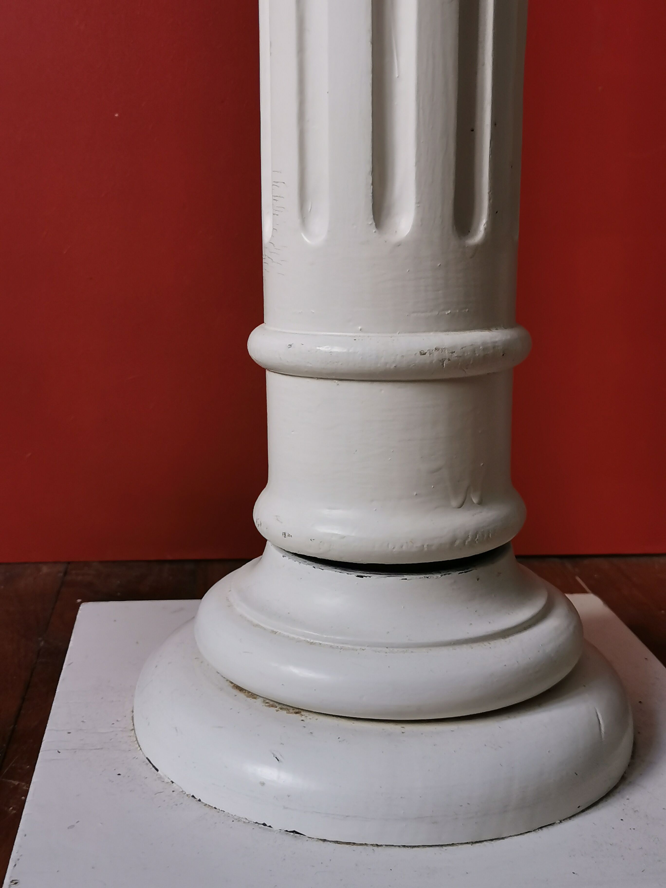 Colonne dorique ancienne en bois
