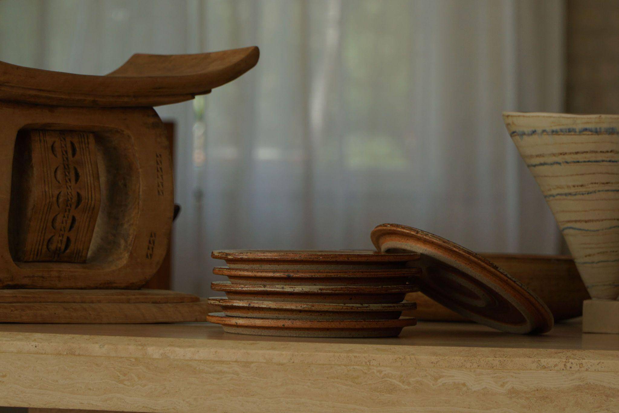 Tue Poulsen, Set of 6 ceramic plates in earthy colours, modern Danish design, 1960s