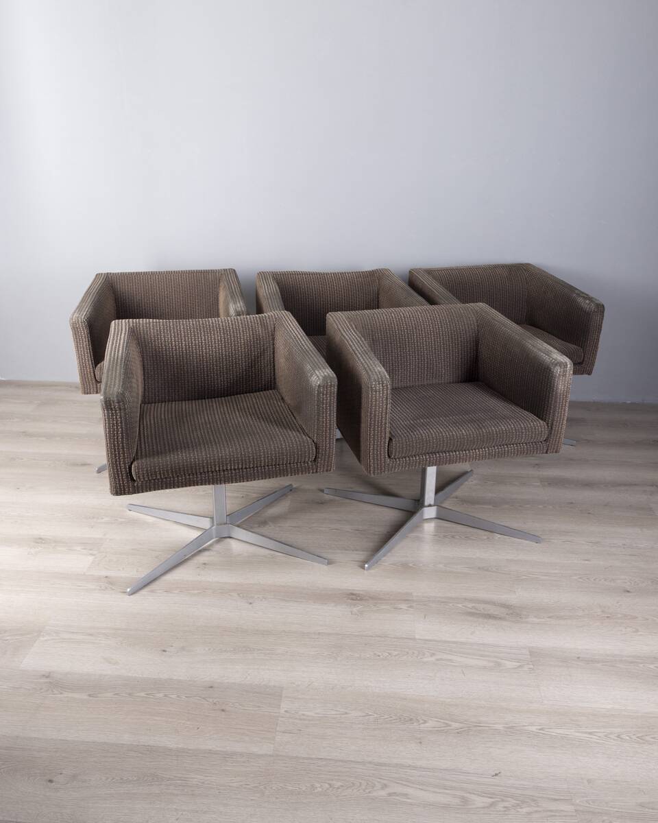 "Cubica" metal and fabric swivel armchair designed by Verzelloni