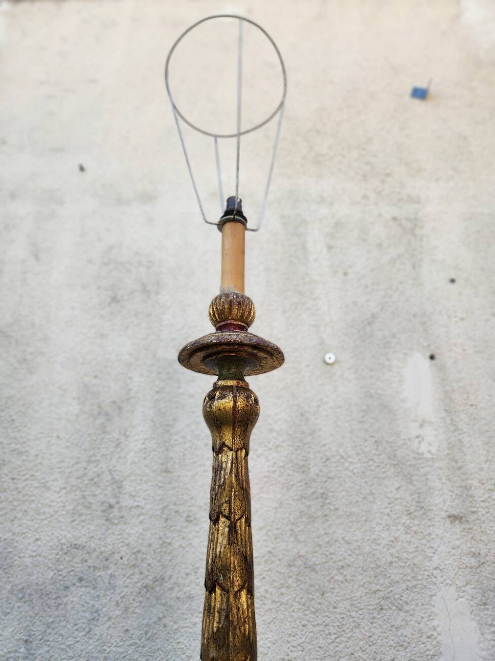 Lampadaire bois doré style florentin