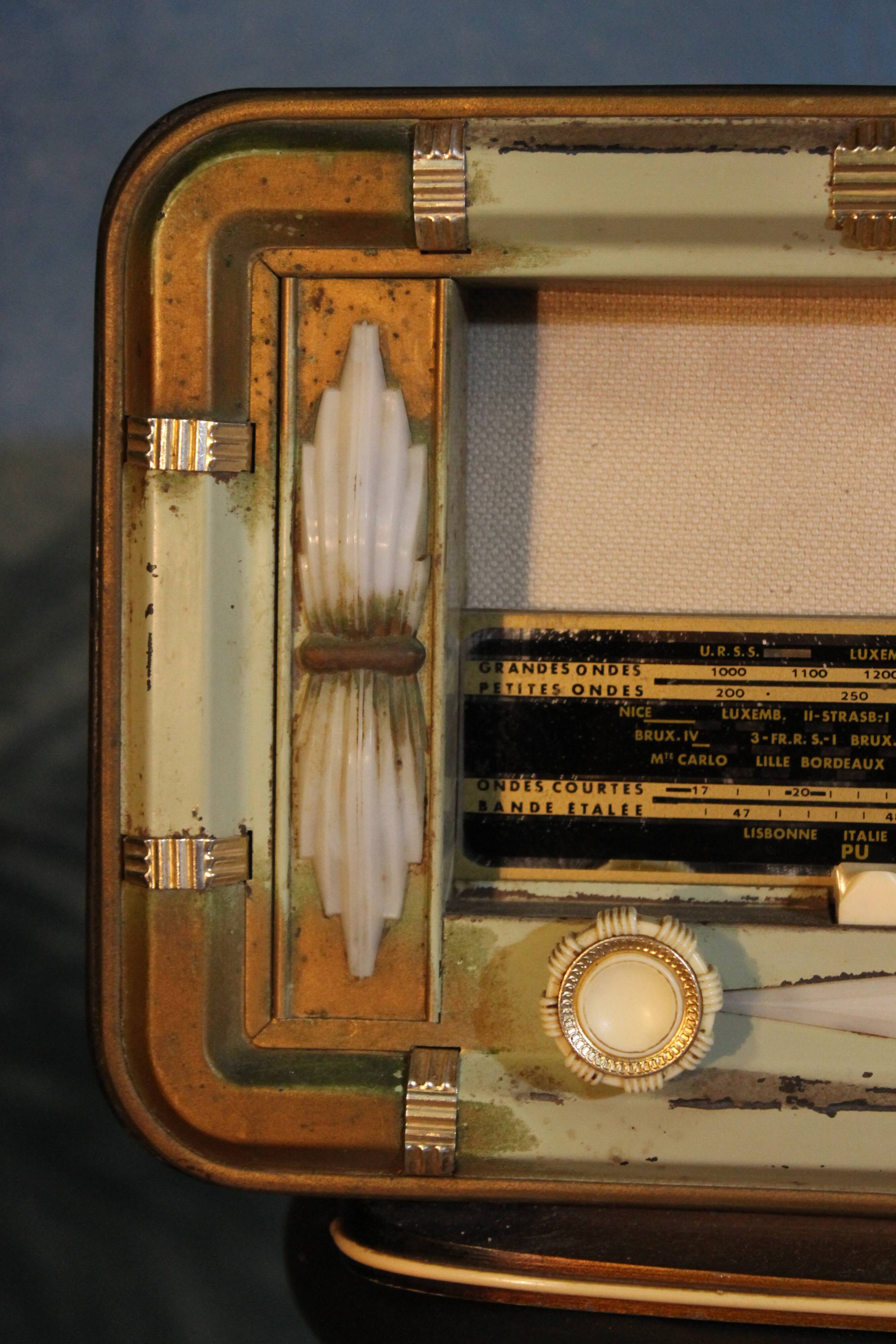 Bluetooth radio station "Flames" 1950s