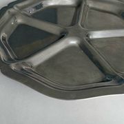Plateau rond compartimenté en inox – Plateau de service vintage design