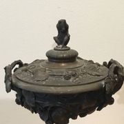 Garnitures de cheminée en bronze avec pied en marbre représentant des feuilles de vignes