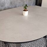 Round dining table (diam. 125 cm) in ceramic