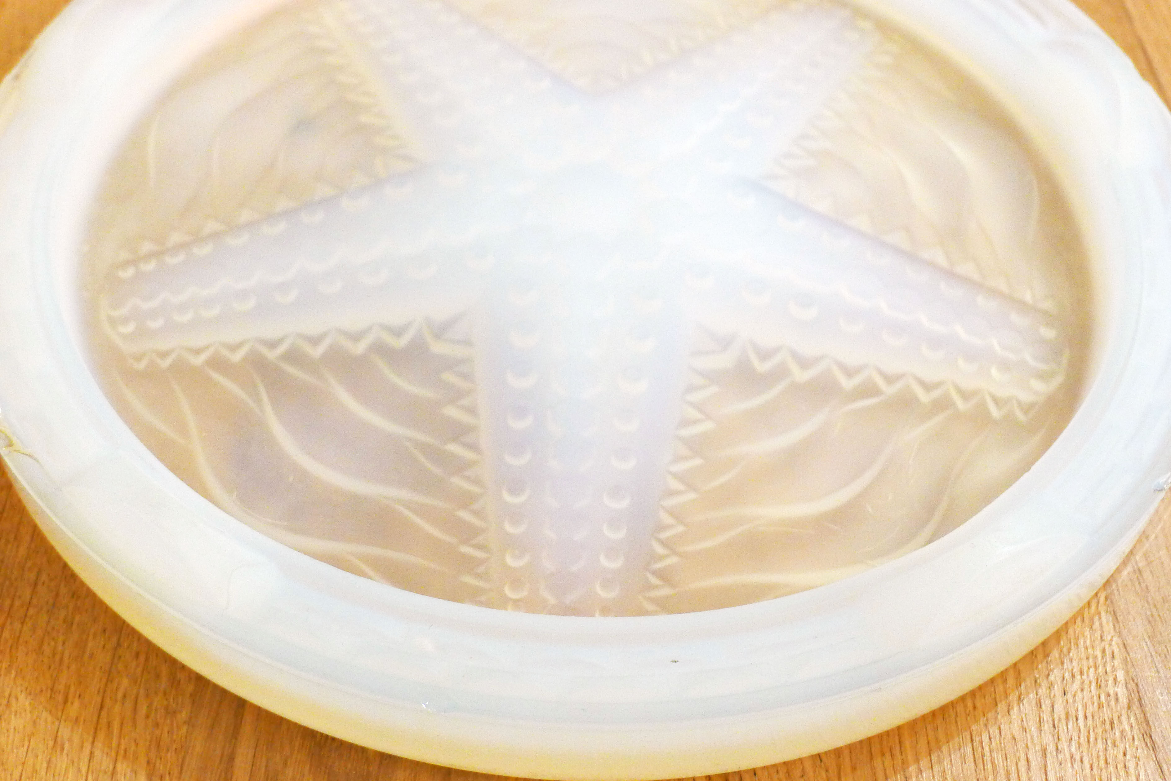 Opalescent sea star table mat