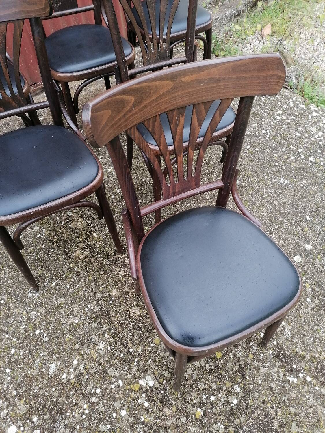 Lot de 6 chaises bistrot skaï noir vintage