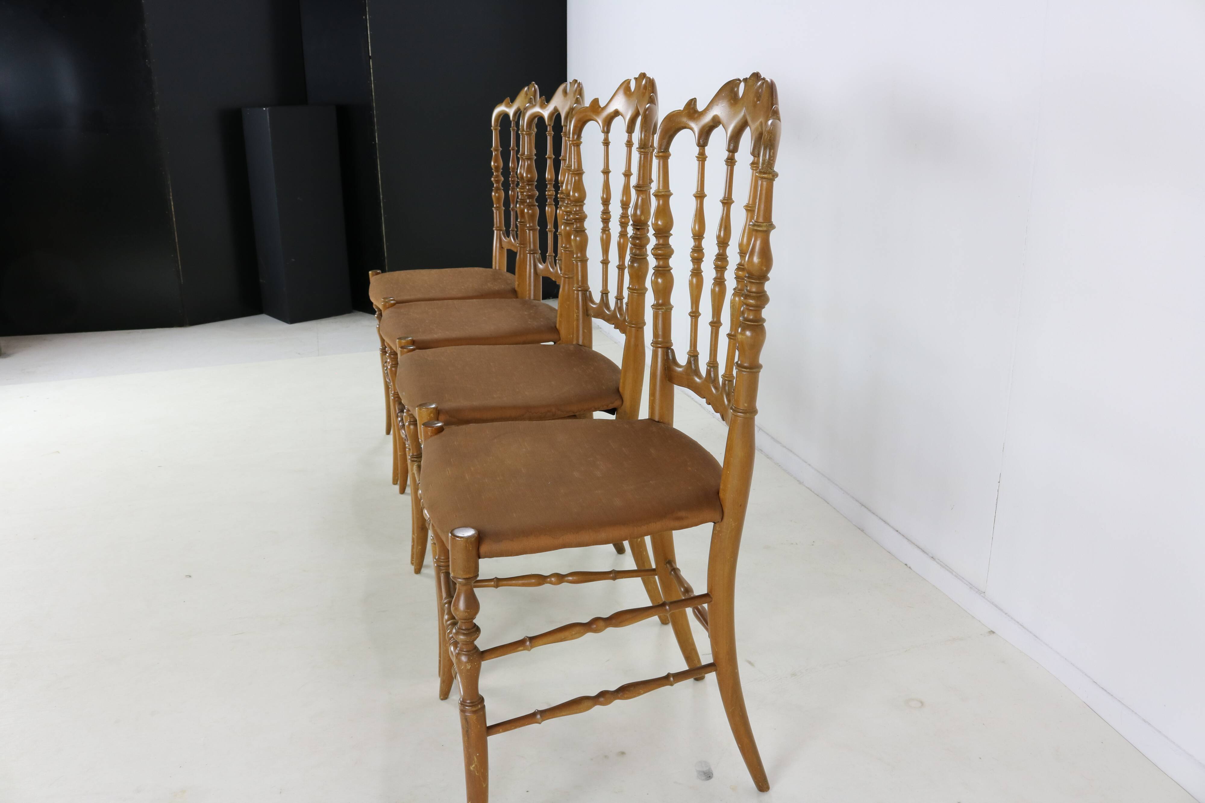 Set of four original italian design dining chairs by Descalzi for Chiavari