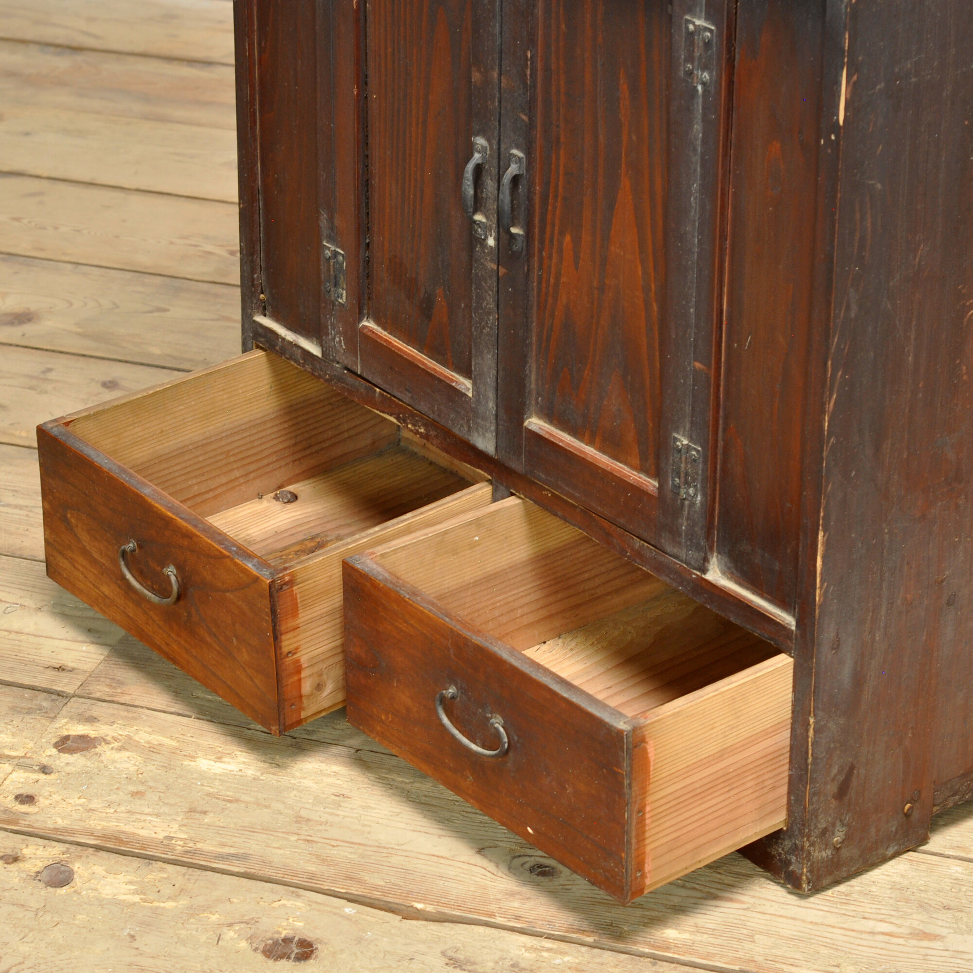 Petit cabinet japonais, vers 1920