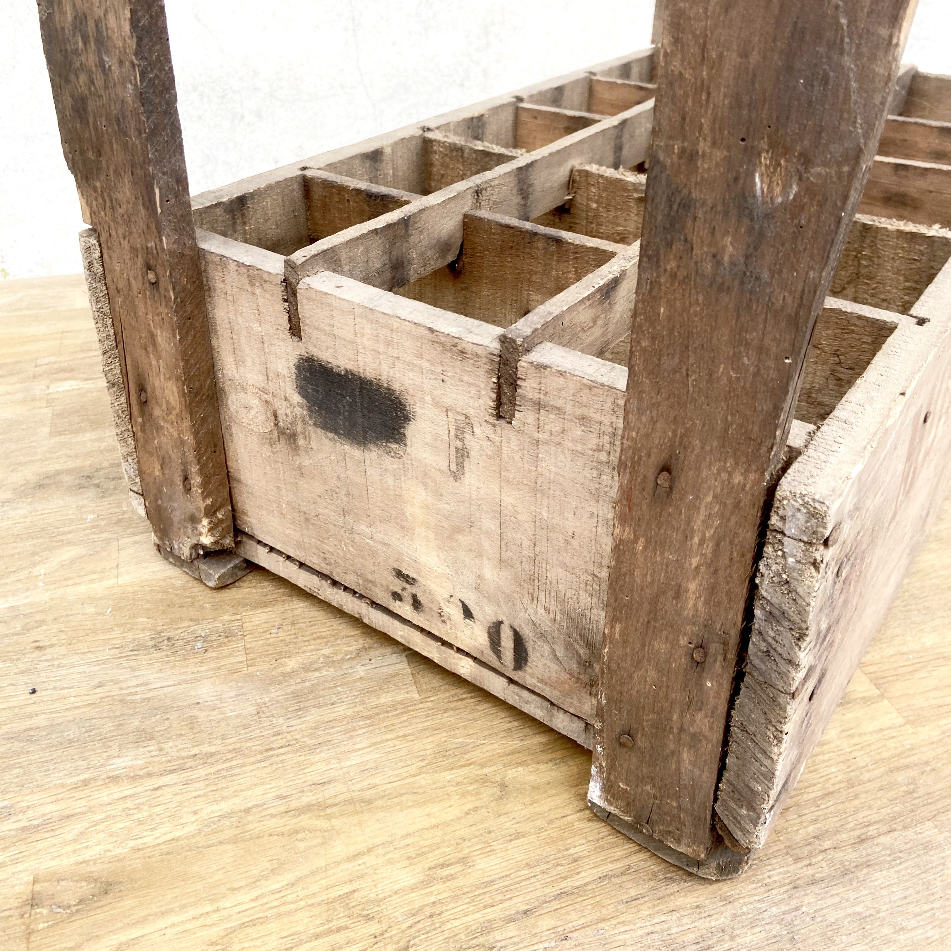 Old Vintage wooden locker box for 15 bottles - Moureaux Pantin