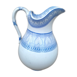 Broc en porcelaine