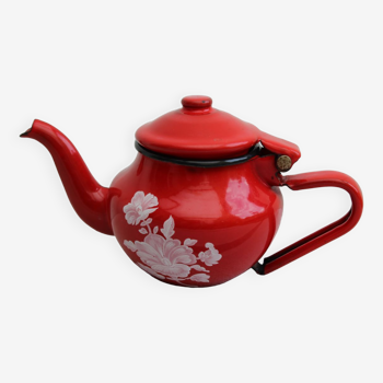 Enamel teapot