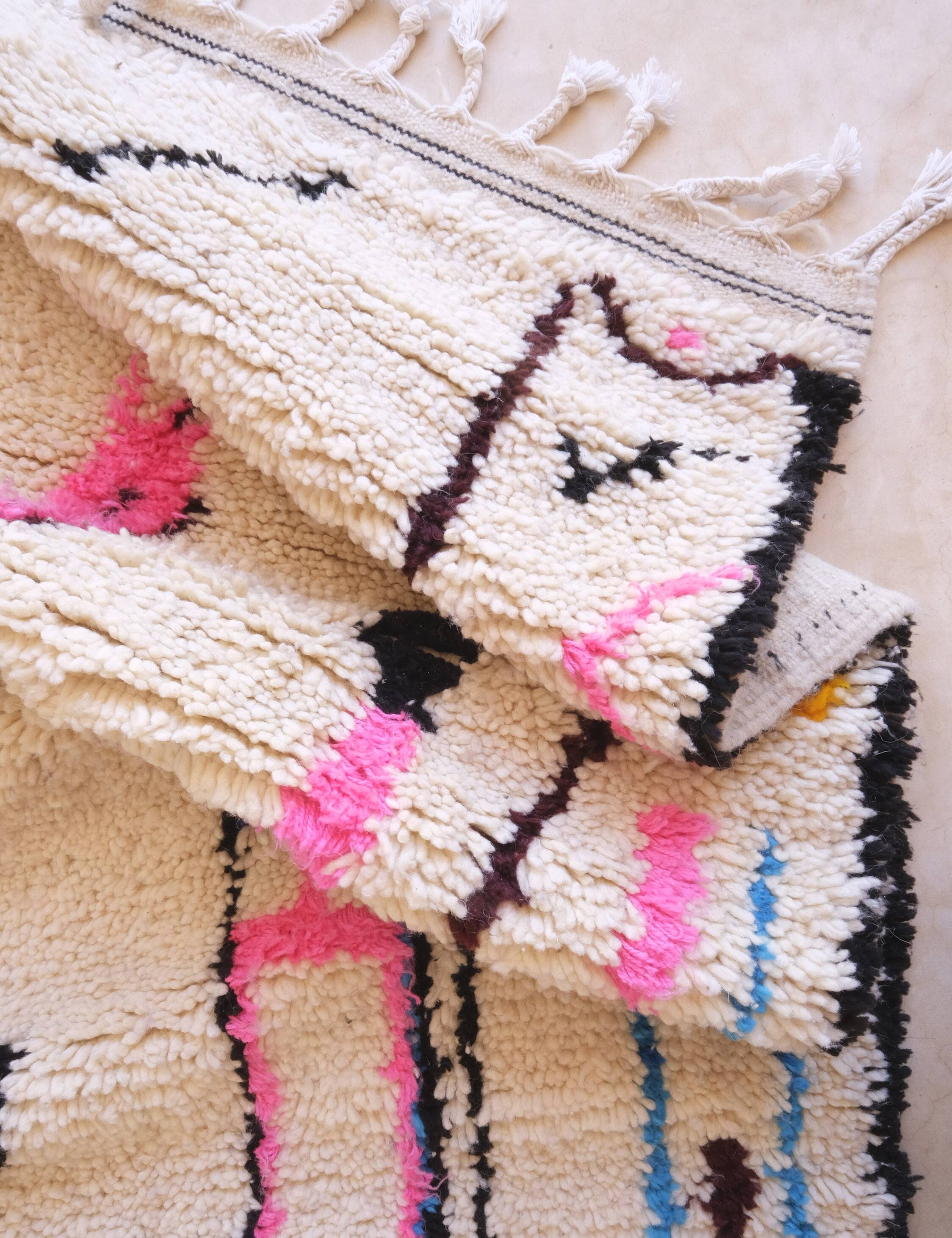 Moroccan Azilal rug - 303 x 200 cm