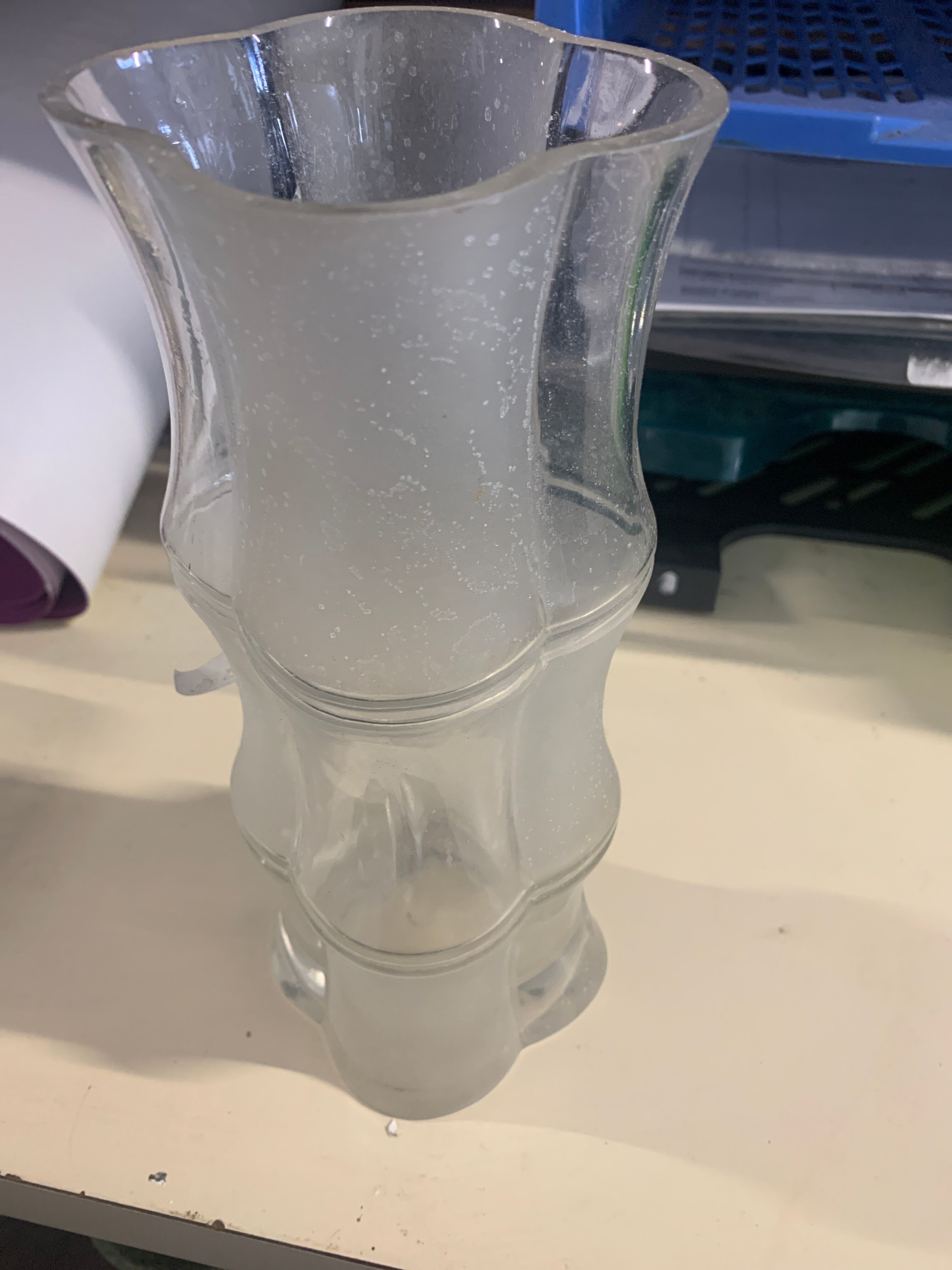 Depoli glass vase