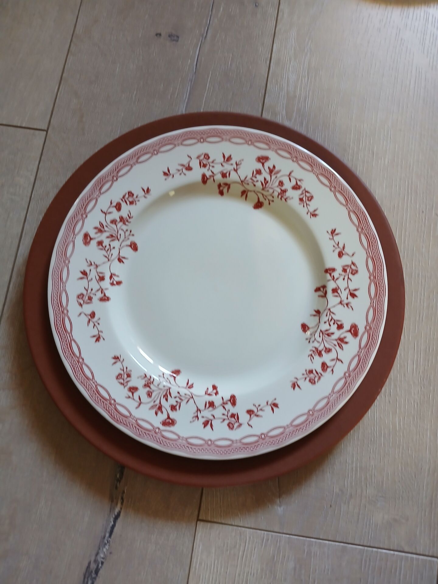 12 large flat plates Molin / Charolles