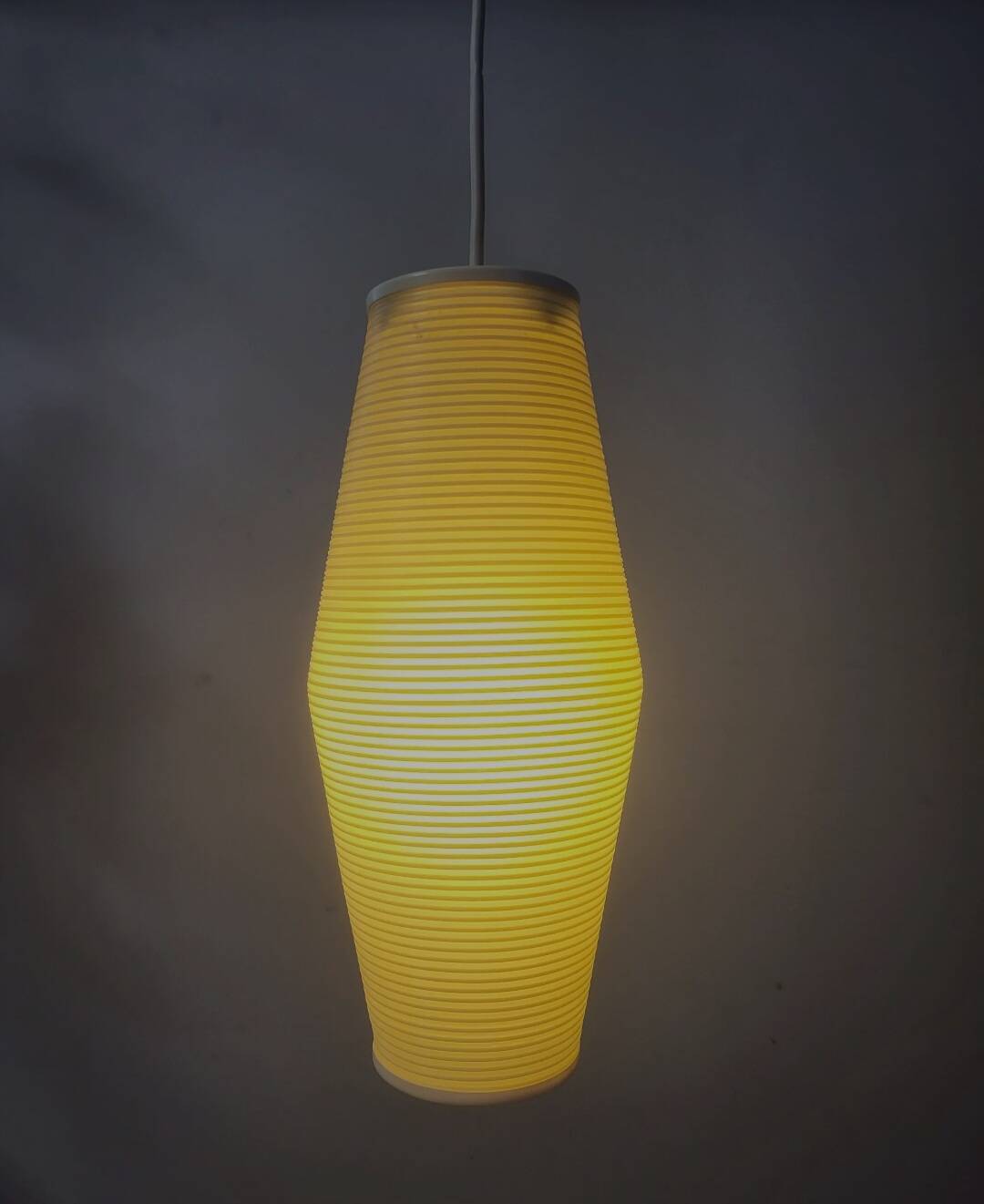 Rotaflex space age hanglamp, ovale vorm in geperst kunststof, jaren 1960