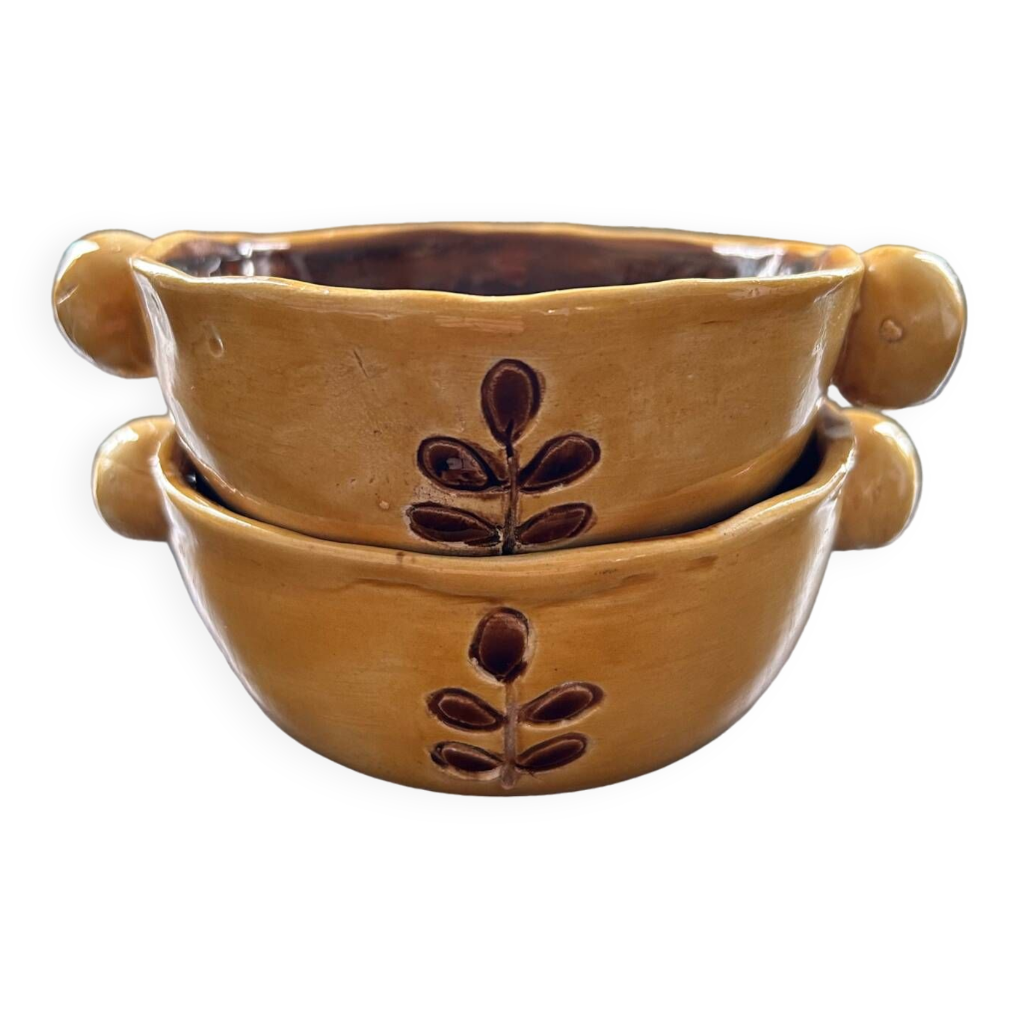 Pair of bowls with floral decoration