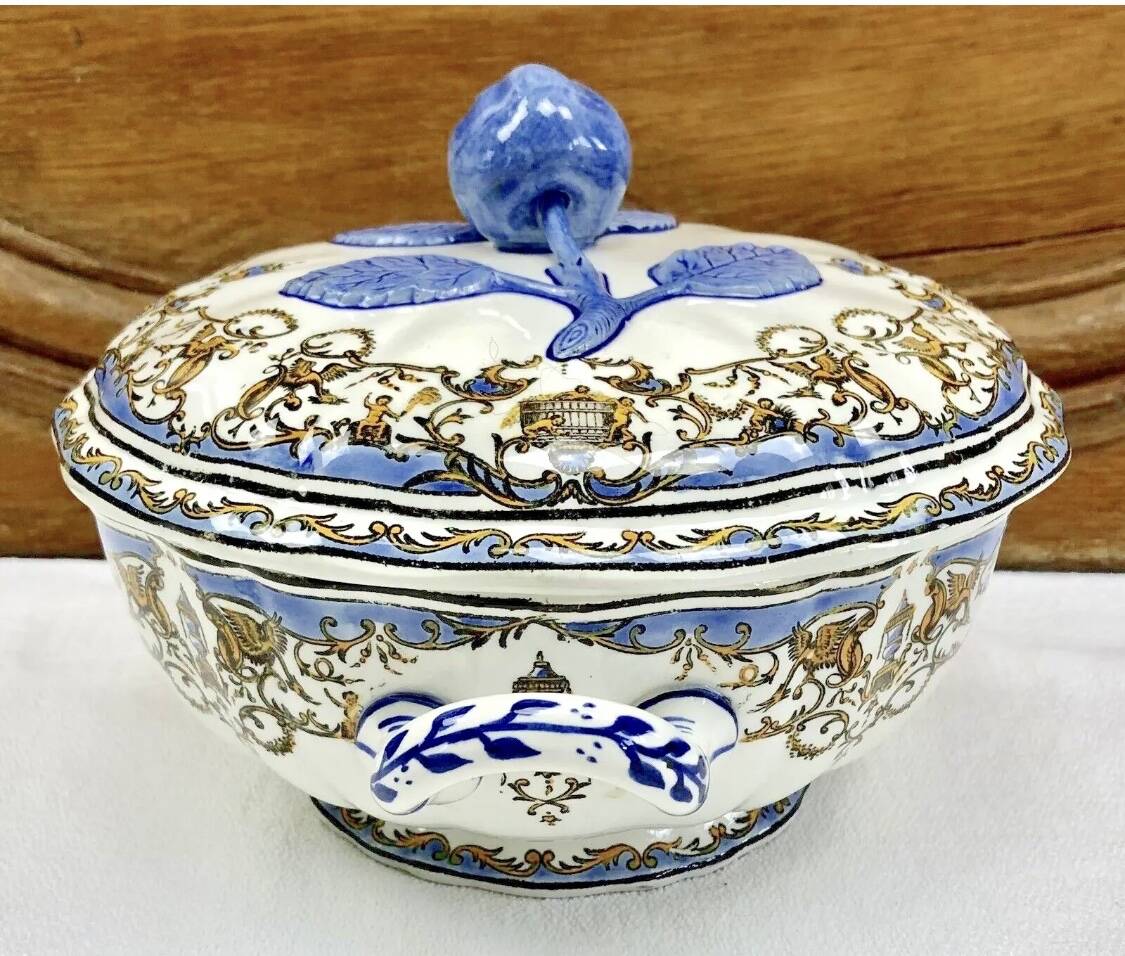 Vegetable dish small soup tureen Gien children at the Dionysus press 1941/1950