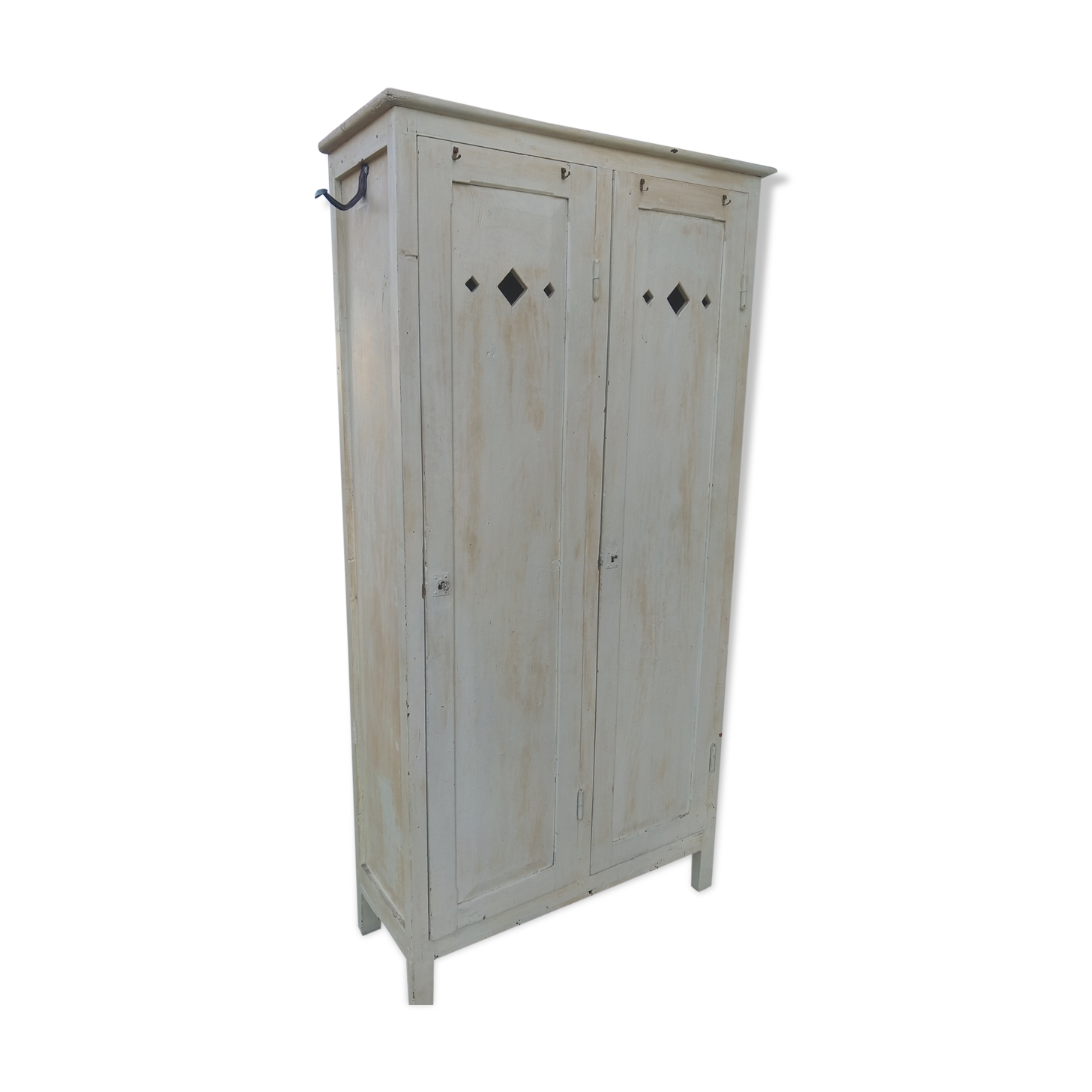 Wooden cloakroom from the late 19th century