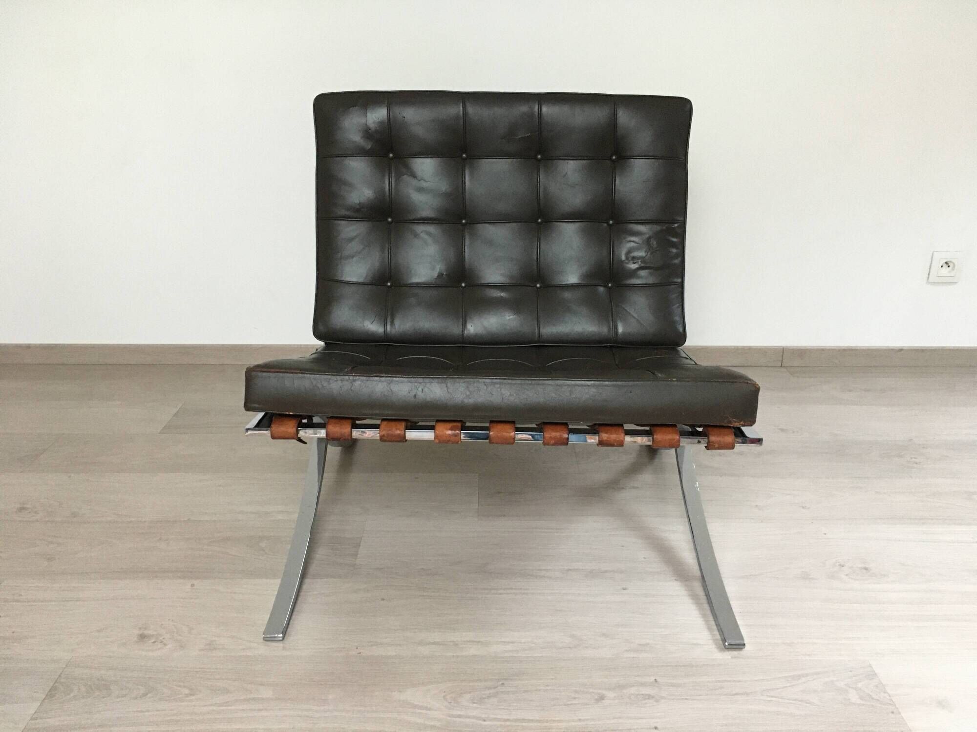 Barcelona armchair by Ludwig Mies van der Rohe for Knoll 1980