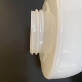 Semi-circle globe in white opaline, shiny appearance
