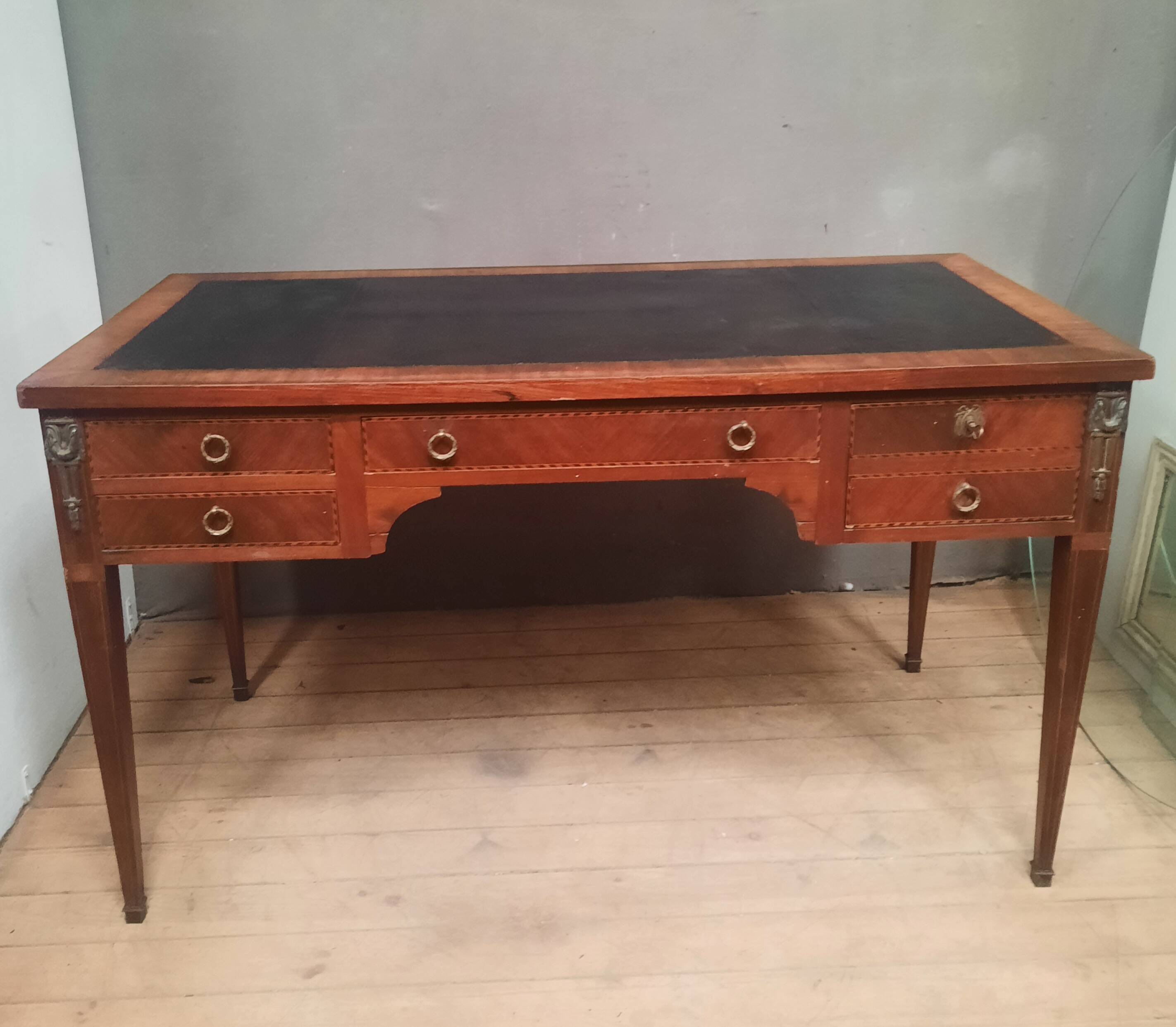 1900 Louis XVI style veneer flat desk