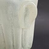 Beige fluted ear-shaped glass paste bucket