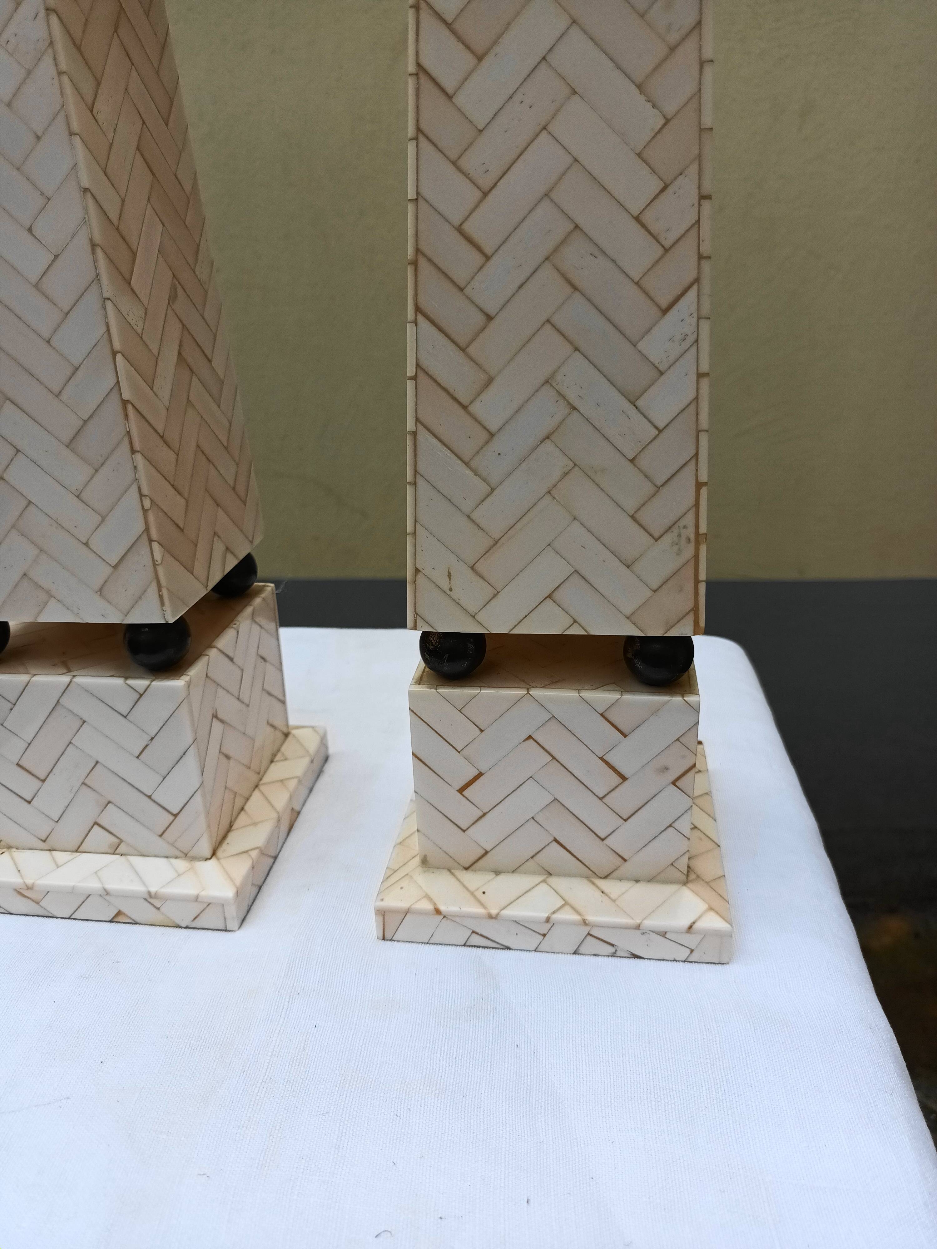 Pair of obelisk in bone marquetry, 70s