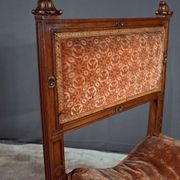 Chaise Curule en Noyer massif, goût Renaissance – Fin XIXe