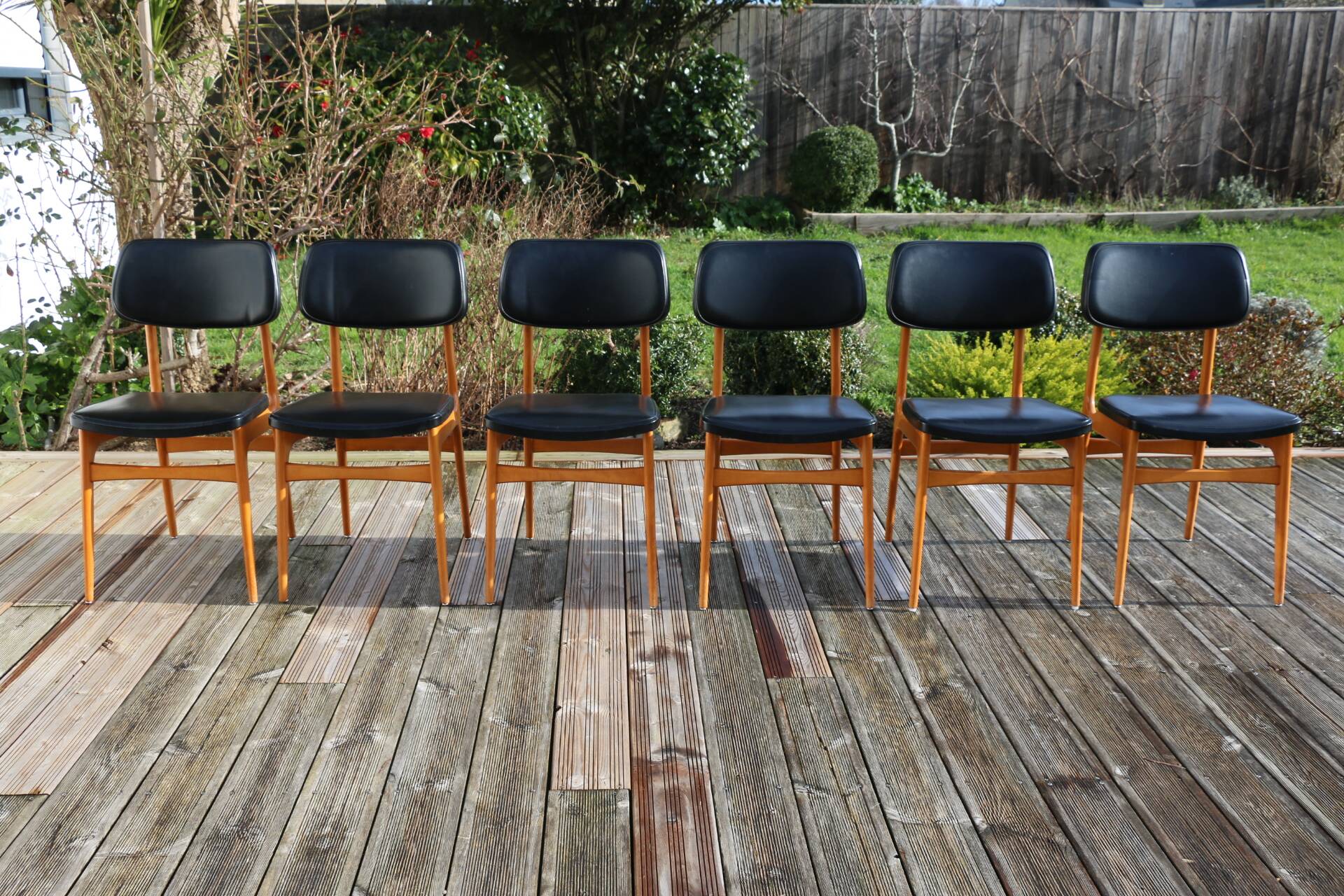 6 chaises Stella skaï noir hêtre clair