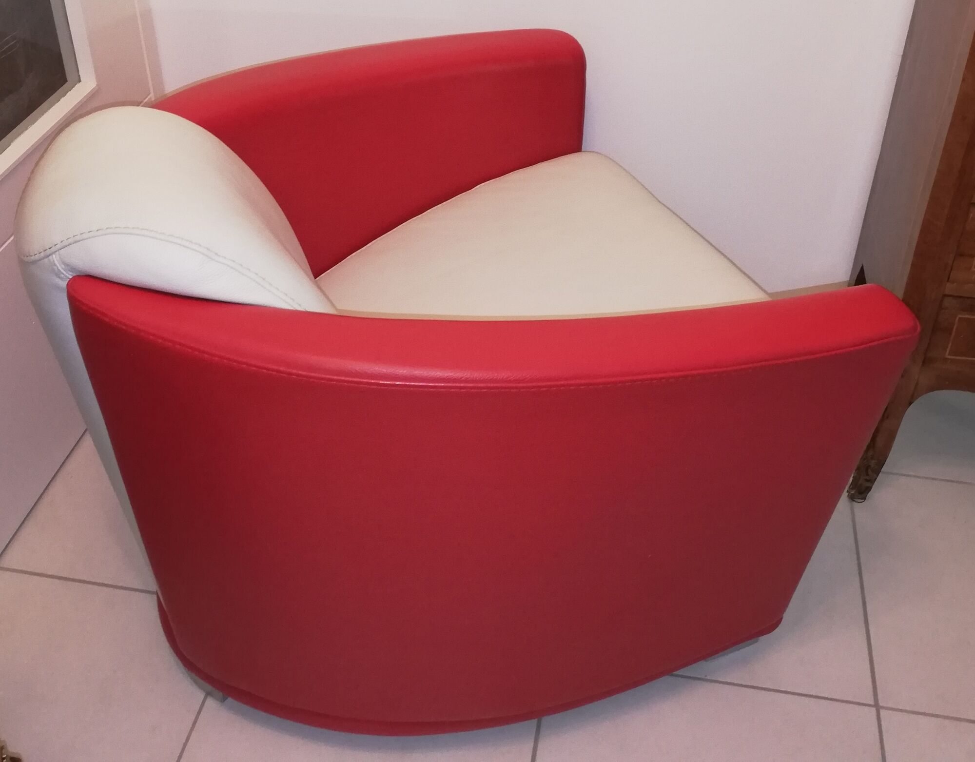 Pair of club chairs "Hotel" two-tone house Calia Italia