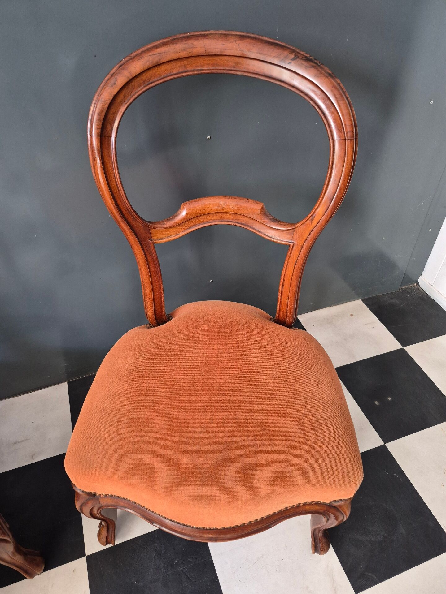 Paire de chaises basses chauffeuses style Louis Philippe