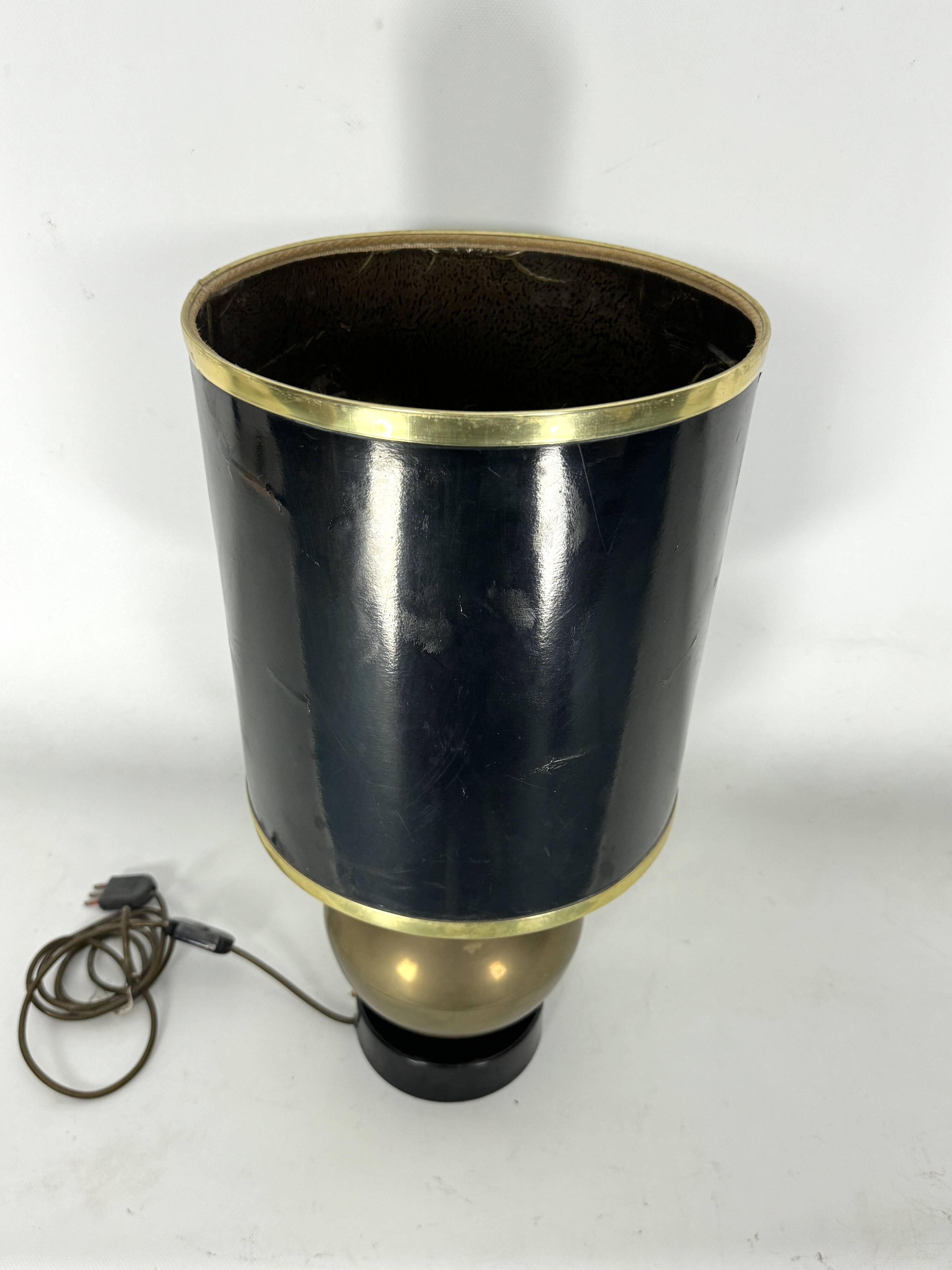 Vintage Brass sphere table lamp. Italy 1970s