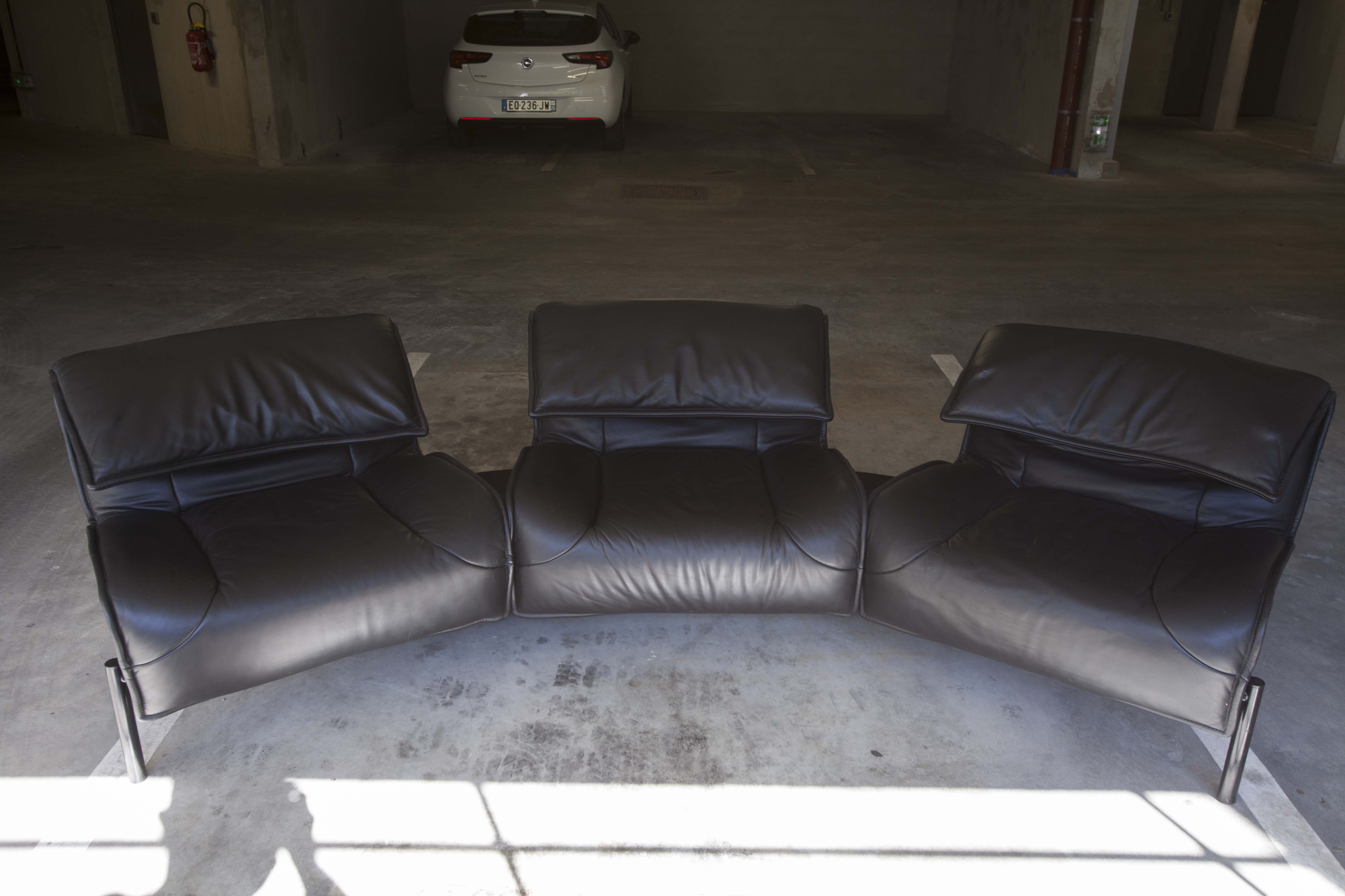 Leather sofa model "Veranda" Vico Magistretti for Cassina