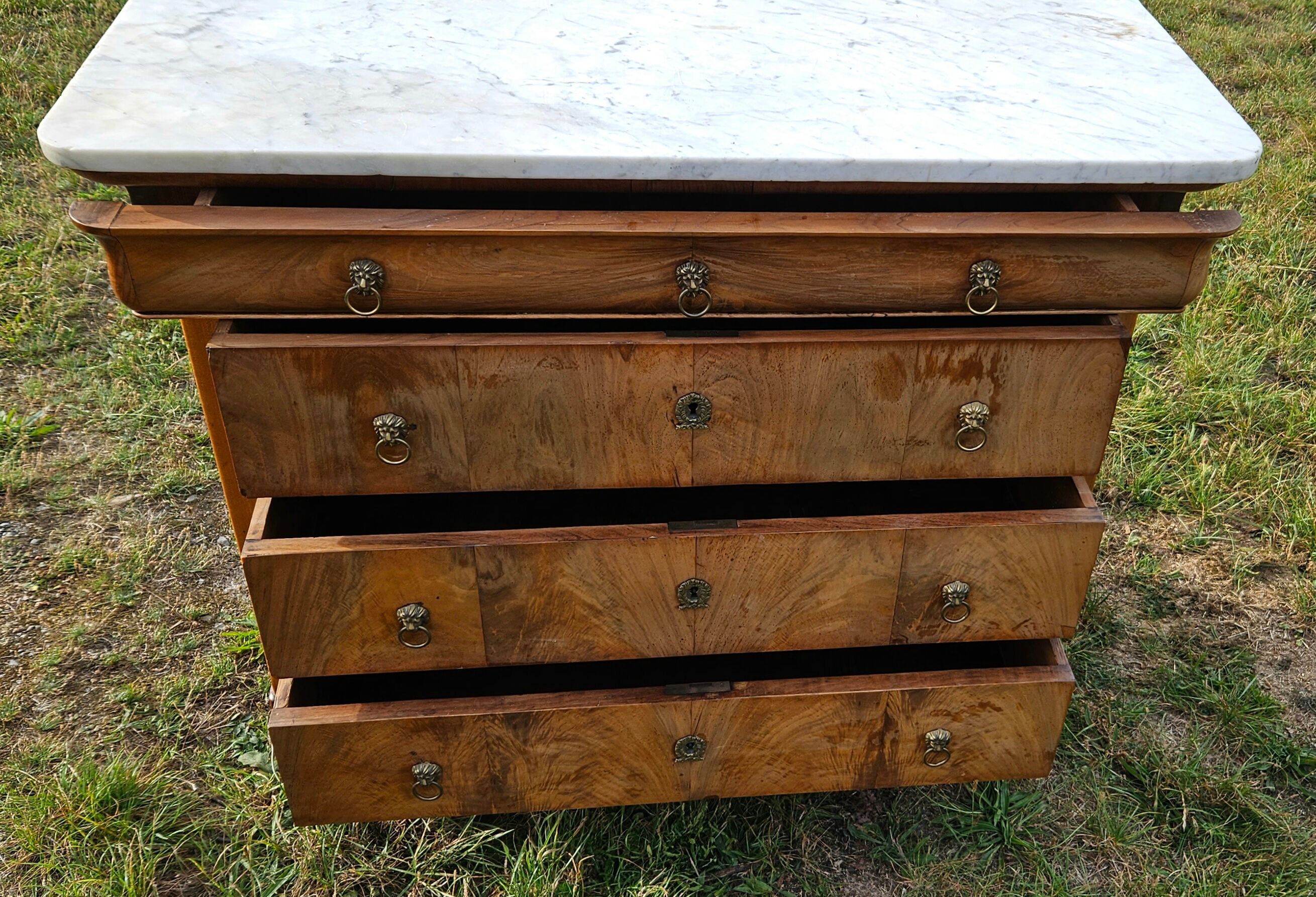 5-drawer chest of drawers with white marble top