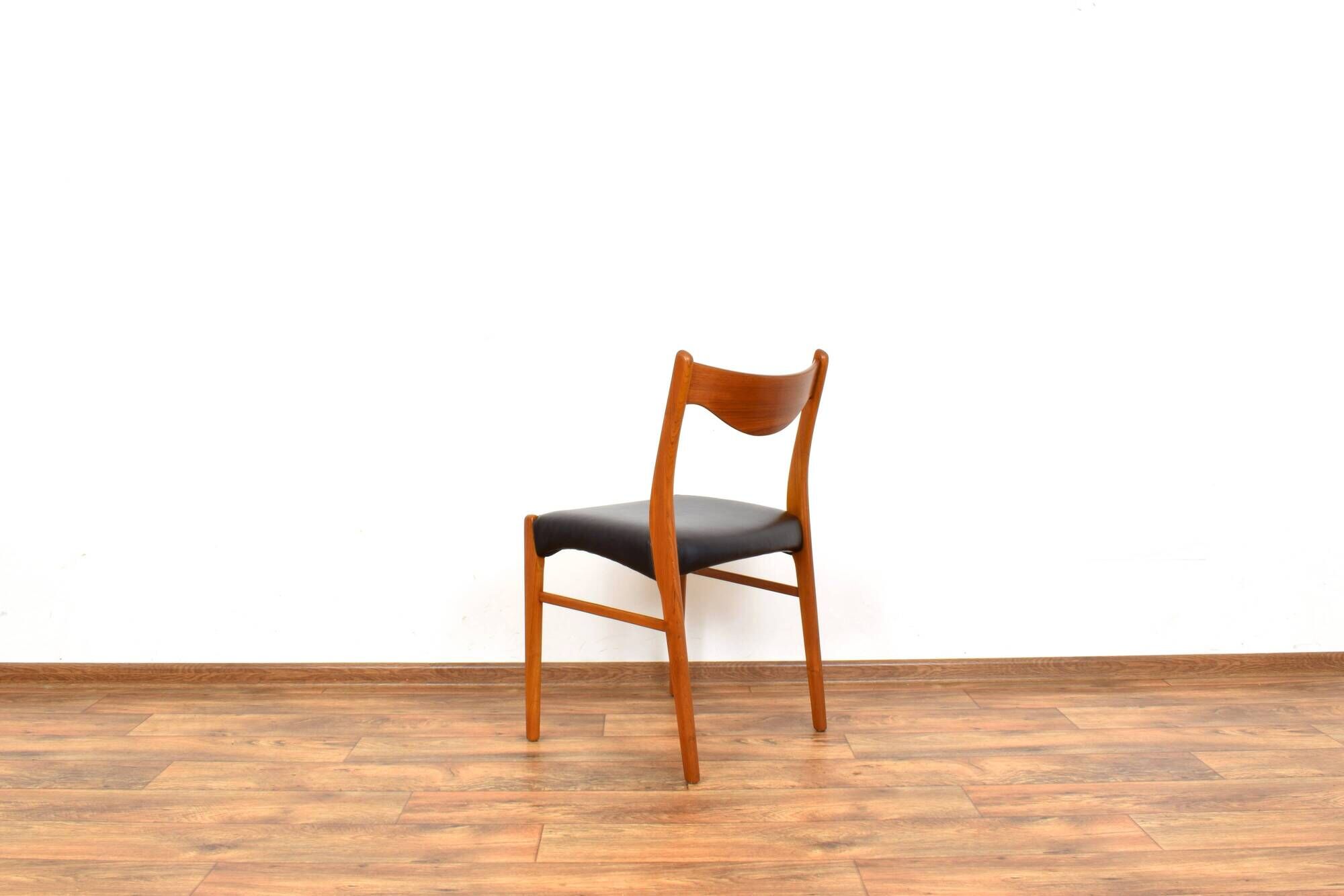 Mid-Century Danish Teak and Leather Dining Chairs by Arne Wahl Iversen for Glyngøre Stolefabrik, 196