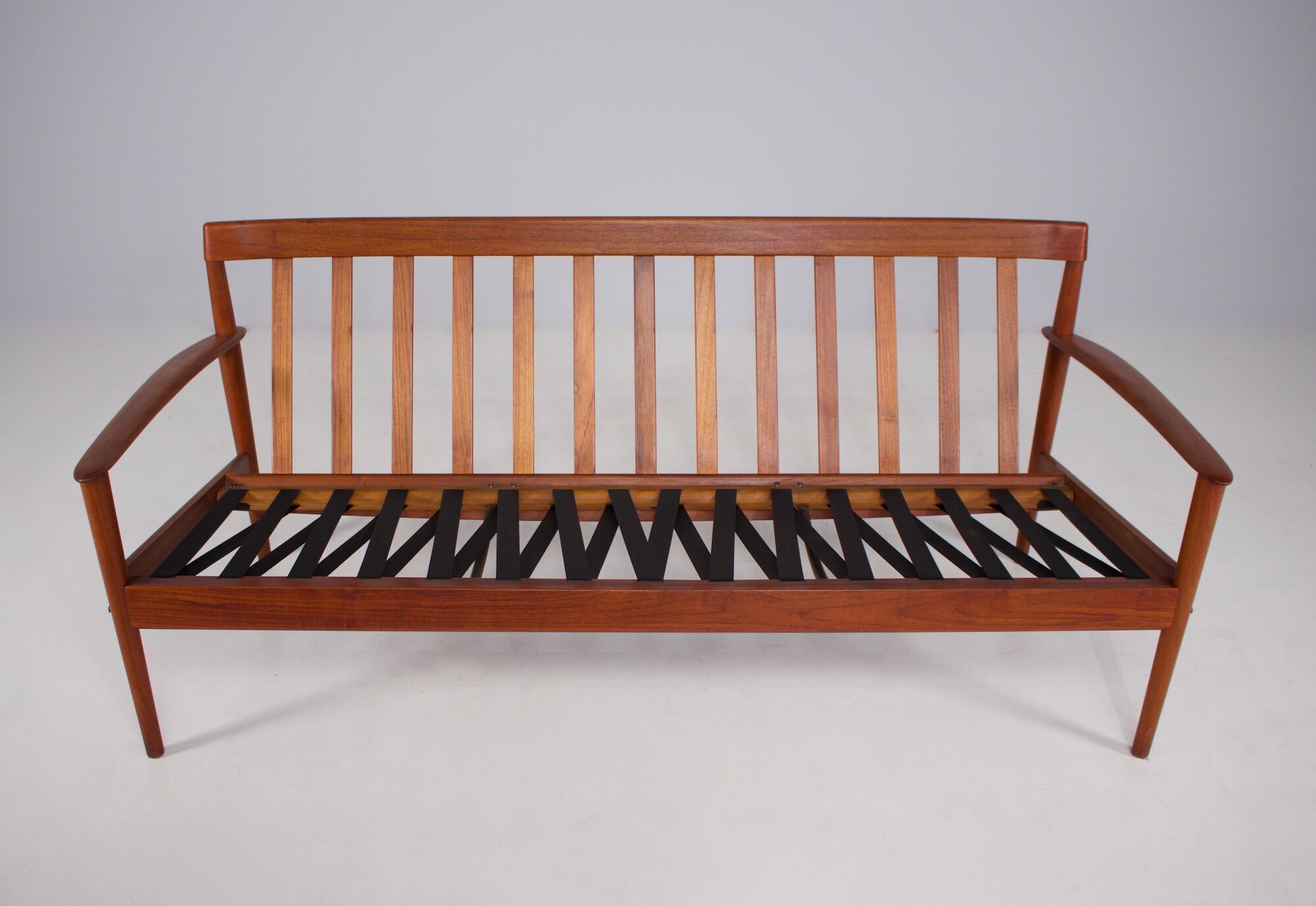 Bench "PJ 56/3" by Grete Jalk