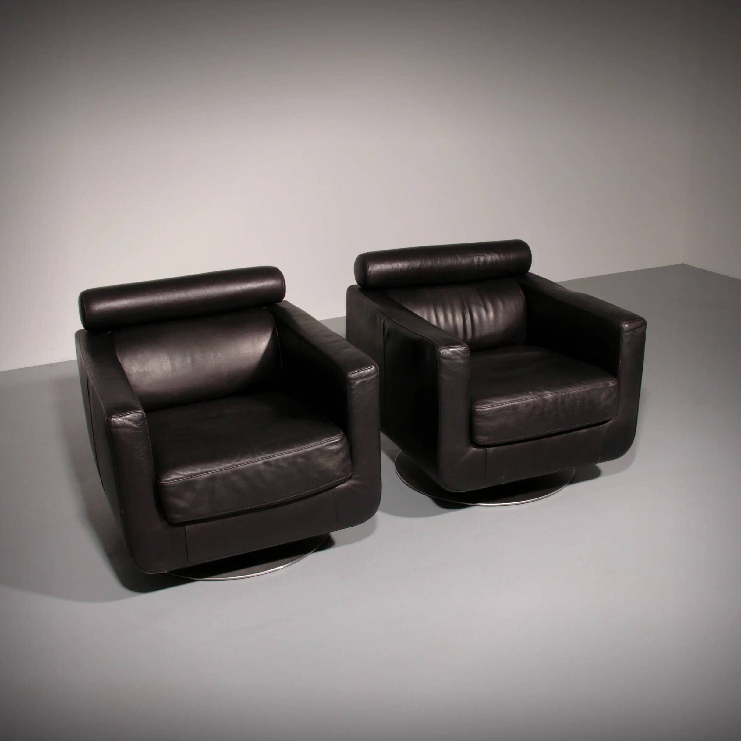 Italian modern leather swivel lounge chair steel by Natuzzi, Italy 1970