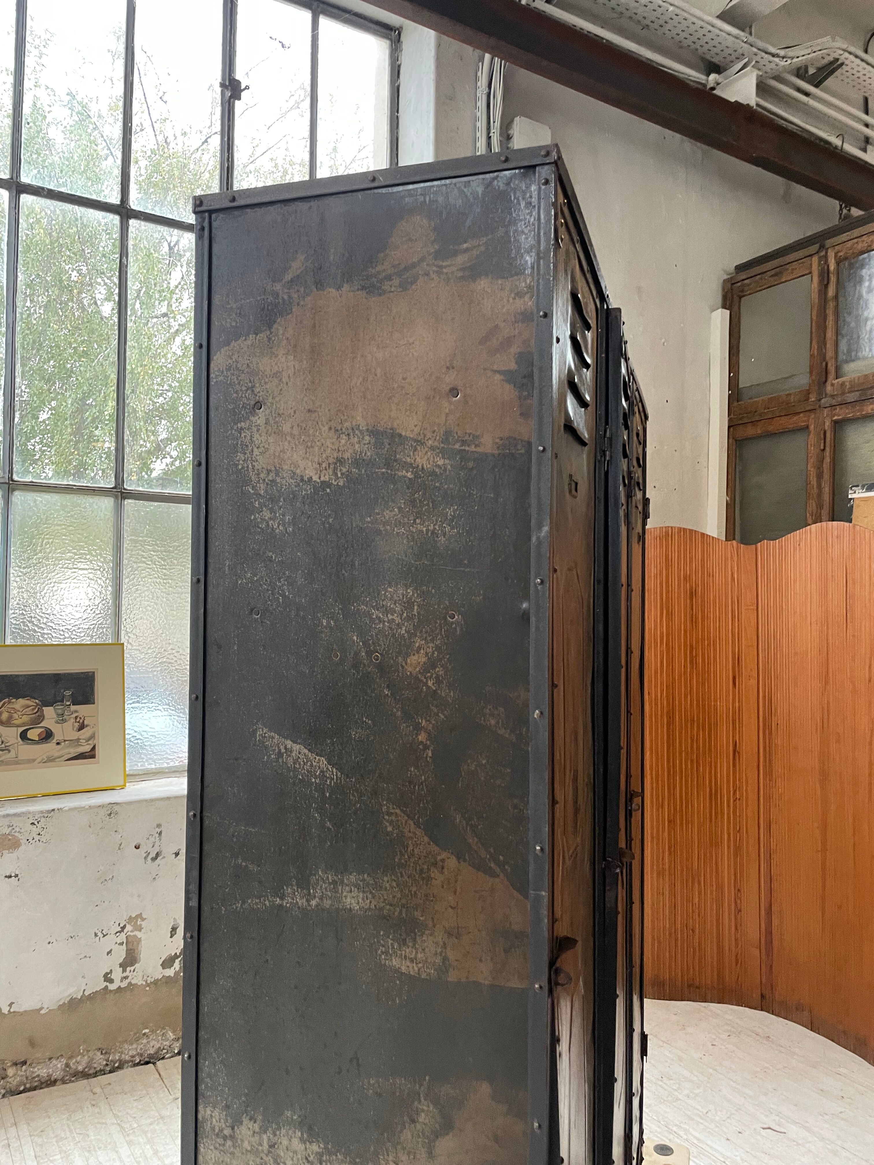 Riveted metal cloakroom Swchartz 1920