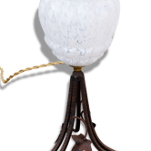 Table lamp with foot to Ivy leaf décor