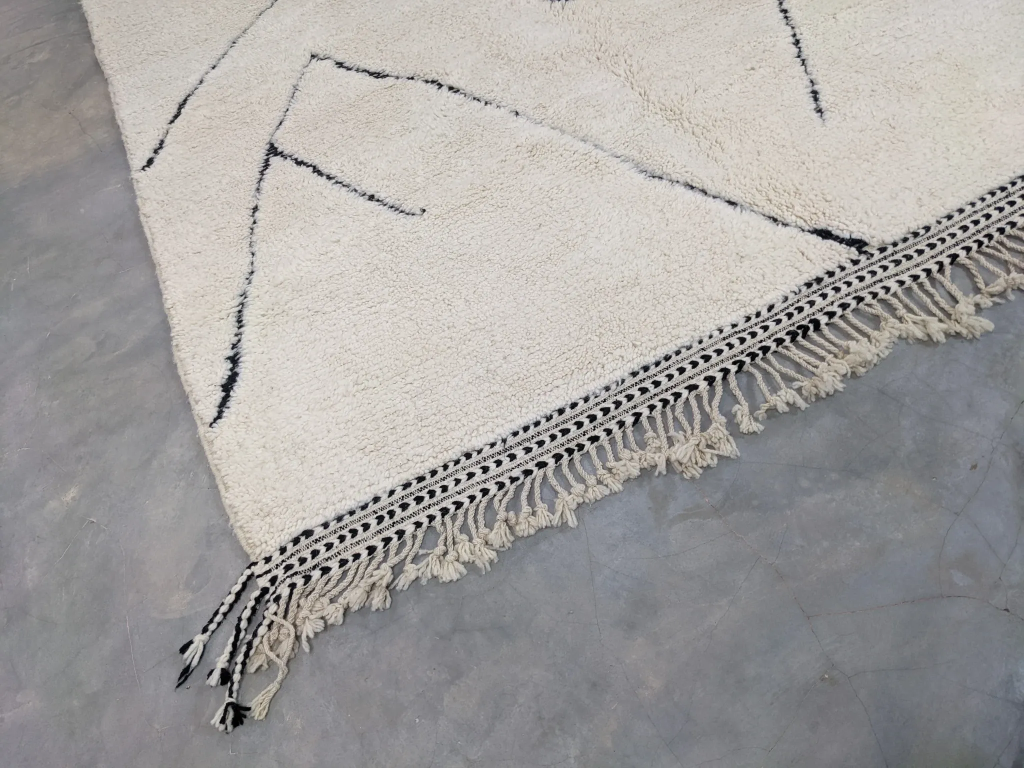 Large Beni Ouarain rug, 285 x 220 cm || 9.35 x 7.22 feet, G-293