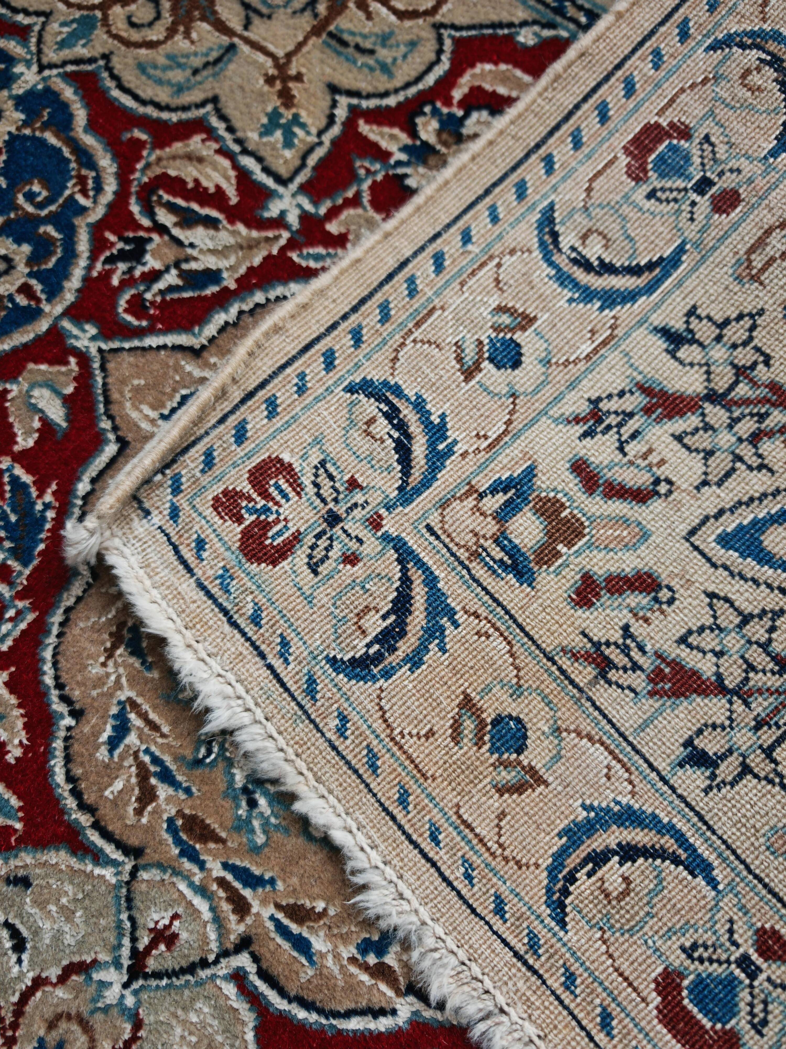 Vintage hand-knotted rug in virgin wool and silk, 1960s.