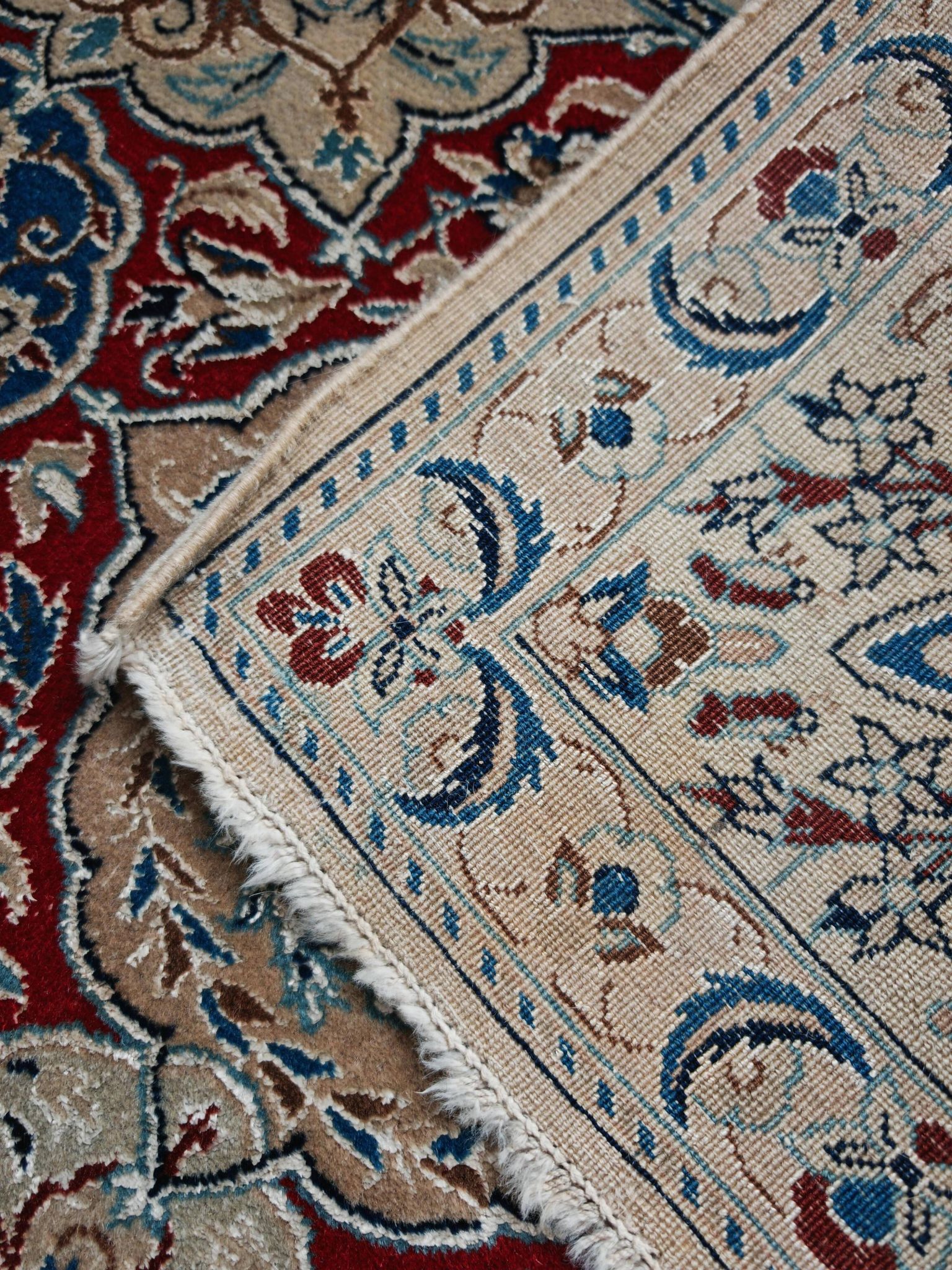 Tapis vintage noué main en laine vierge et soie, années 1960