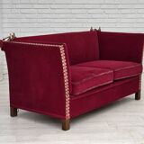 Canapé danois à accoudoirs rabattables « espagnol » des années 1970, en velours d'ameublement rouge.