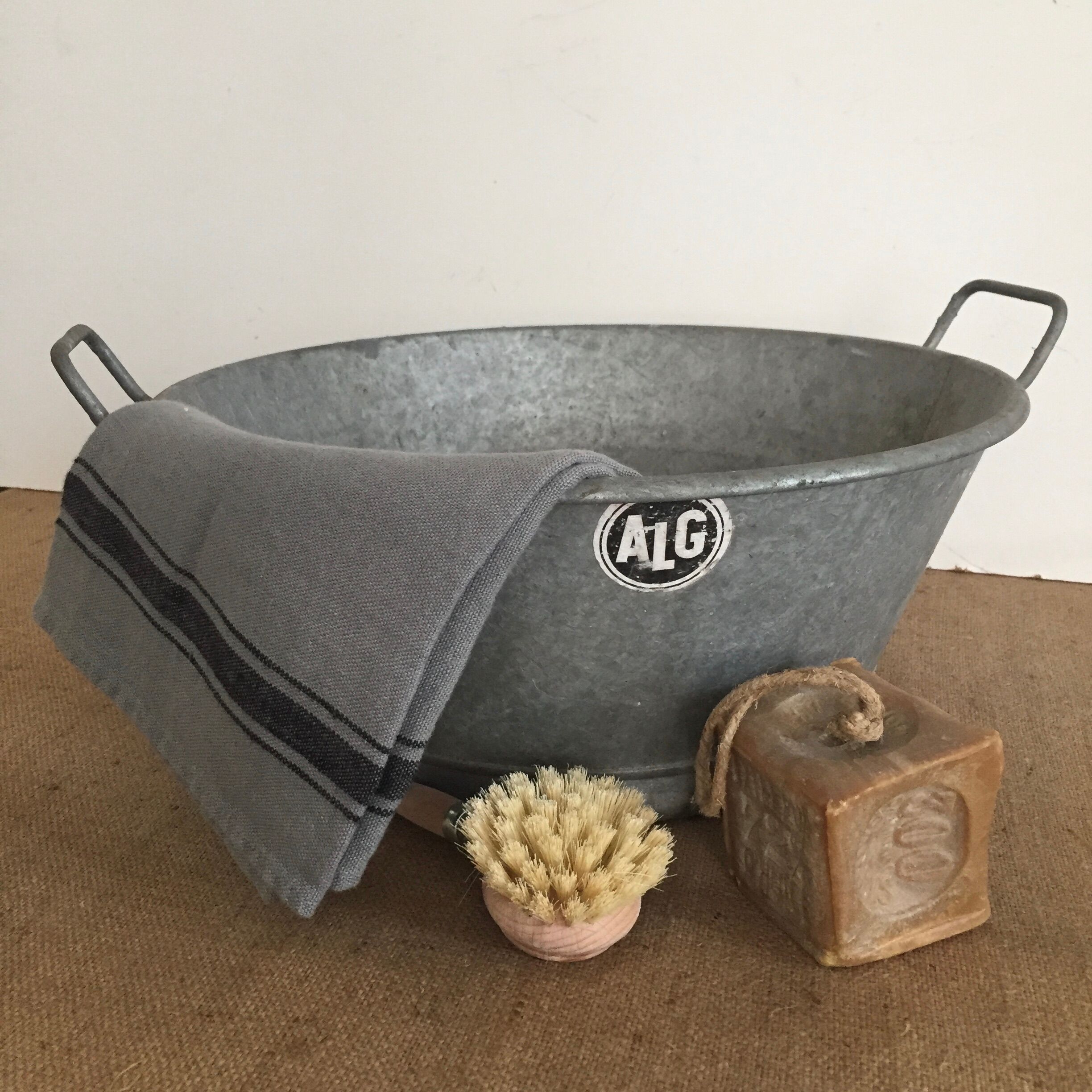 ALG zinc basin